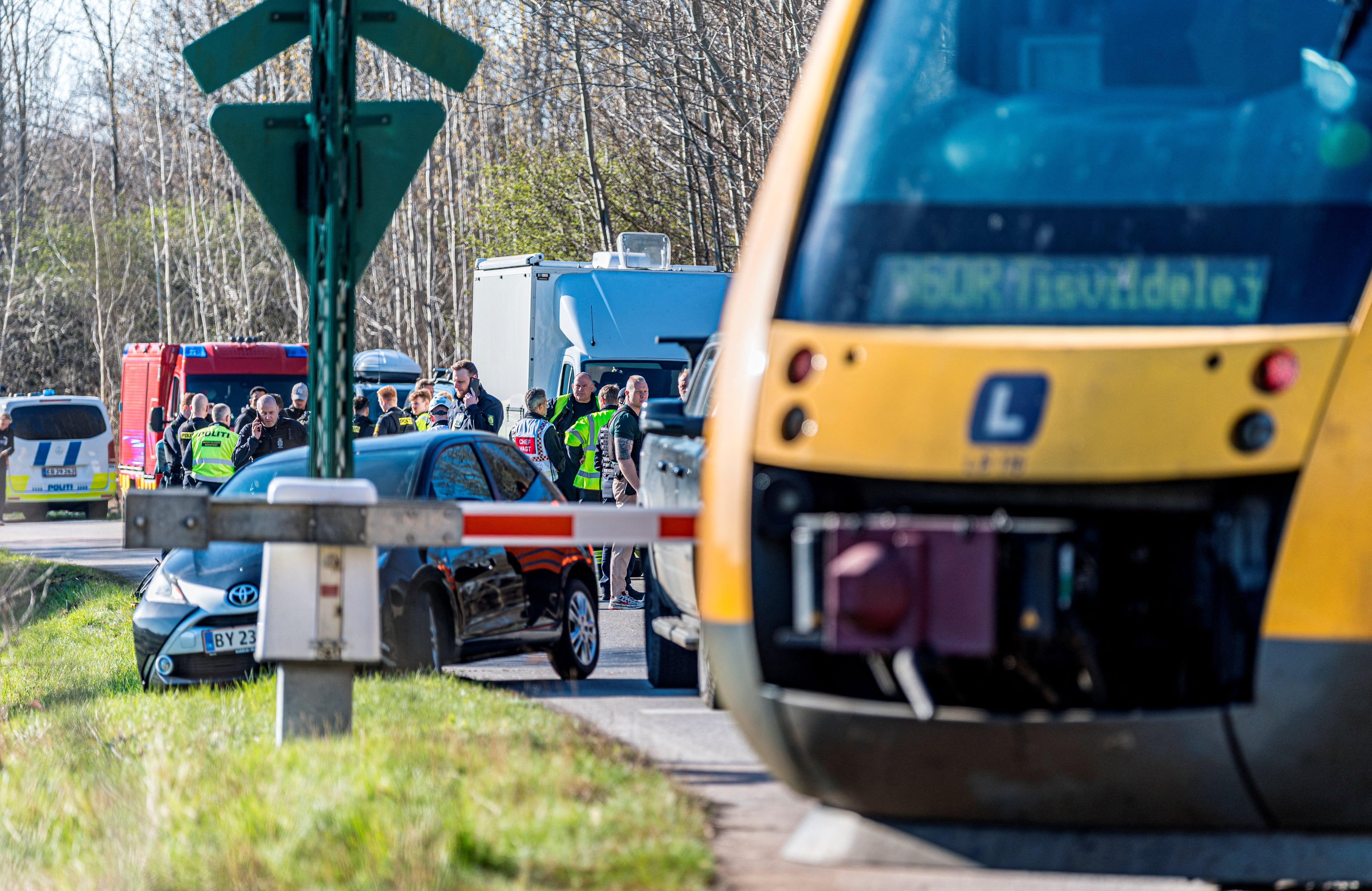 Dos trenes chocaron entre Hilleroed y Kagerup en Isteroedvejen el jueves 23 de abril de 2026. Kagerup se encuentra en la línea Gribskov entre Hilleroed y Helsinge. Ritzau Scanpix/Steven Knap vía REUTERS