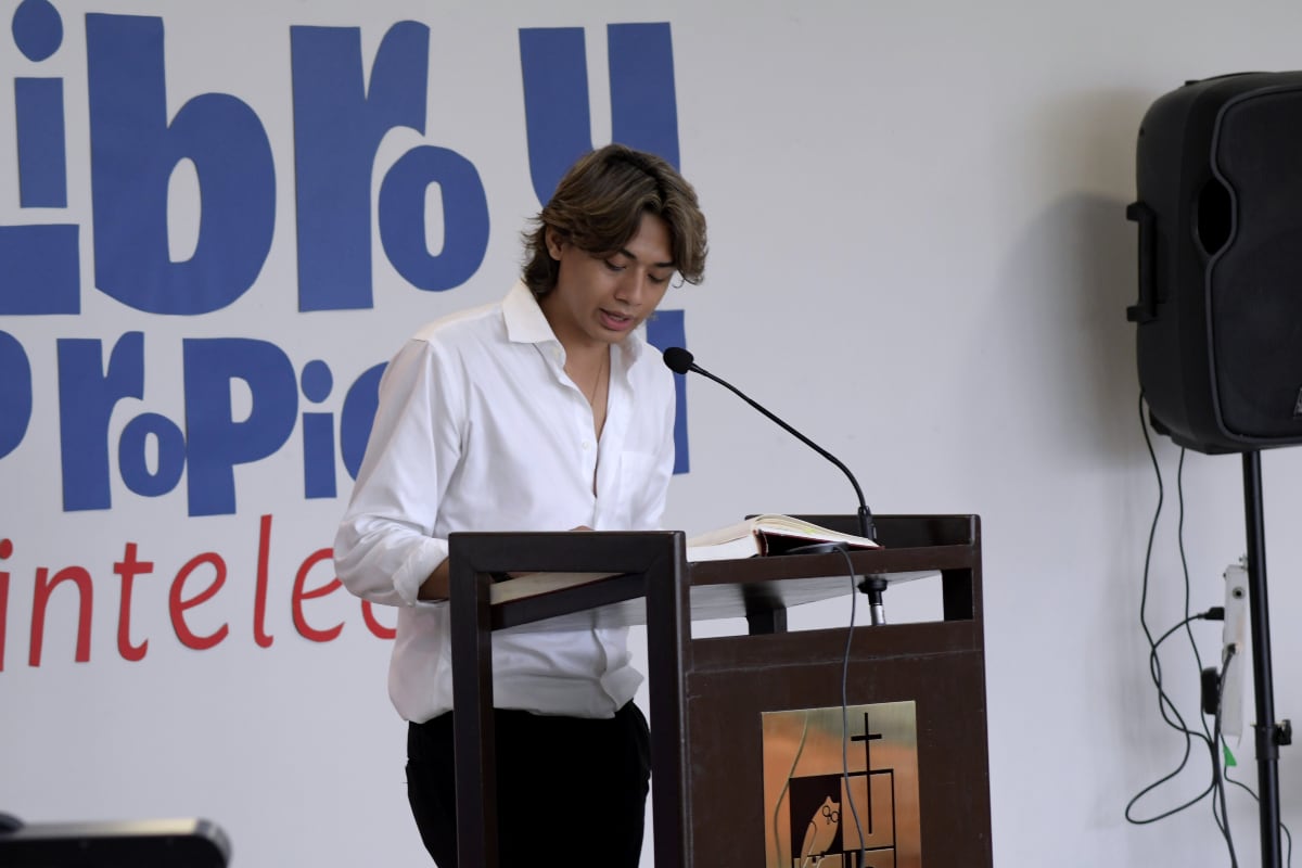 Lectores de distintas edades se suman a la maratón de El Quijote, reviviendo la obra de Cervantes en voz colectiva./(Centro Cultural de España en El Salvador)