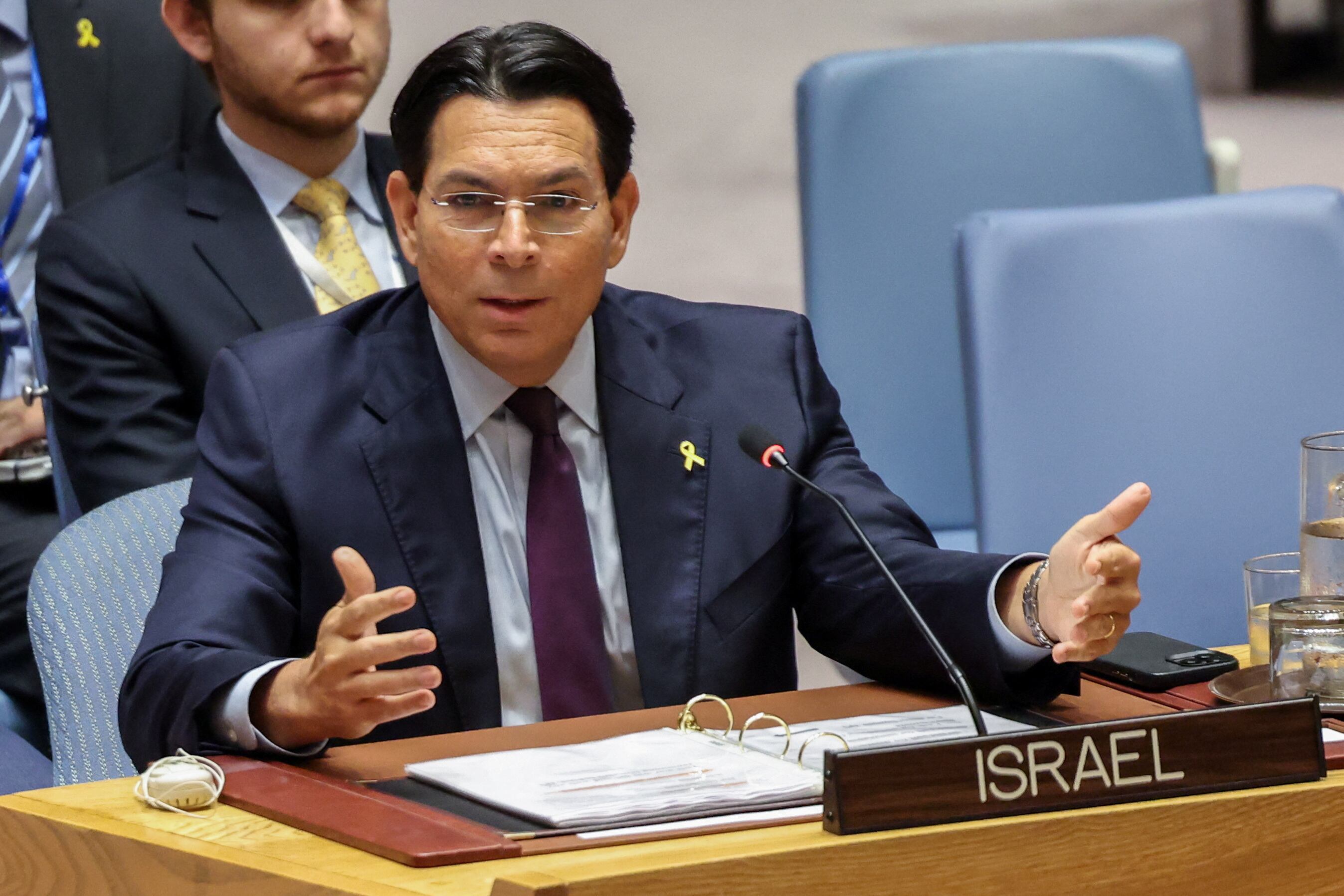 El embajador de Israel ante la ONU afirmó que el alto el fuego extendido con Líbano “no es del 100%” (REUTERS)