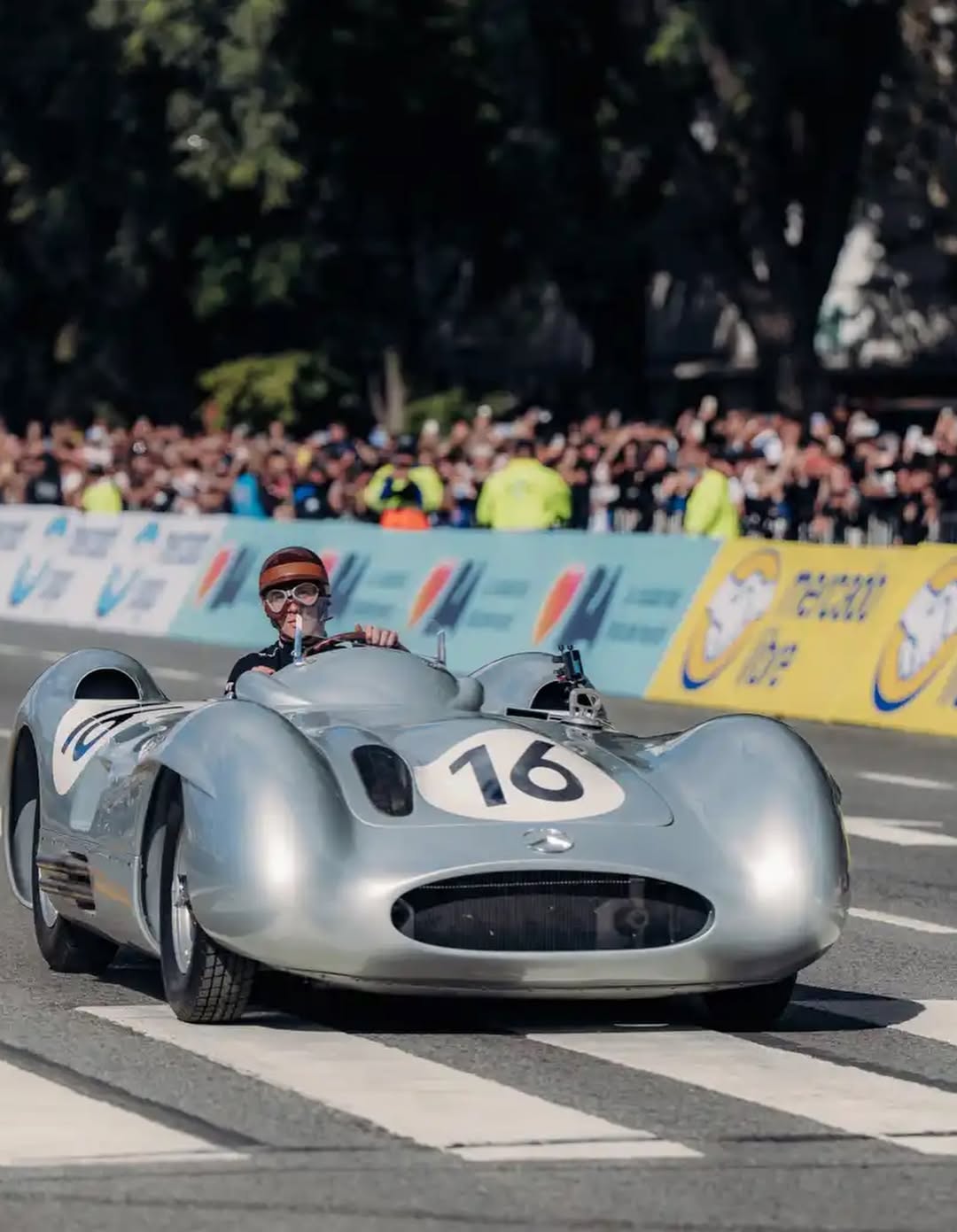 Colapinto se vistió de Fangio en Palermo