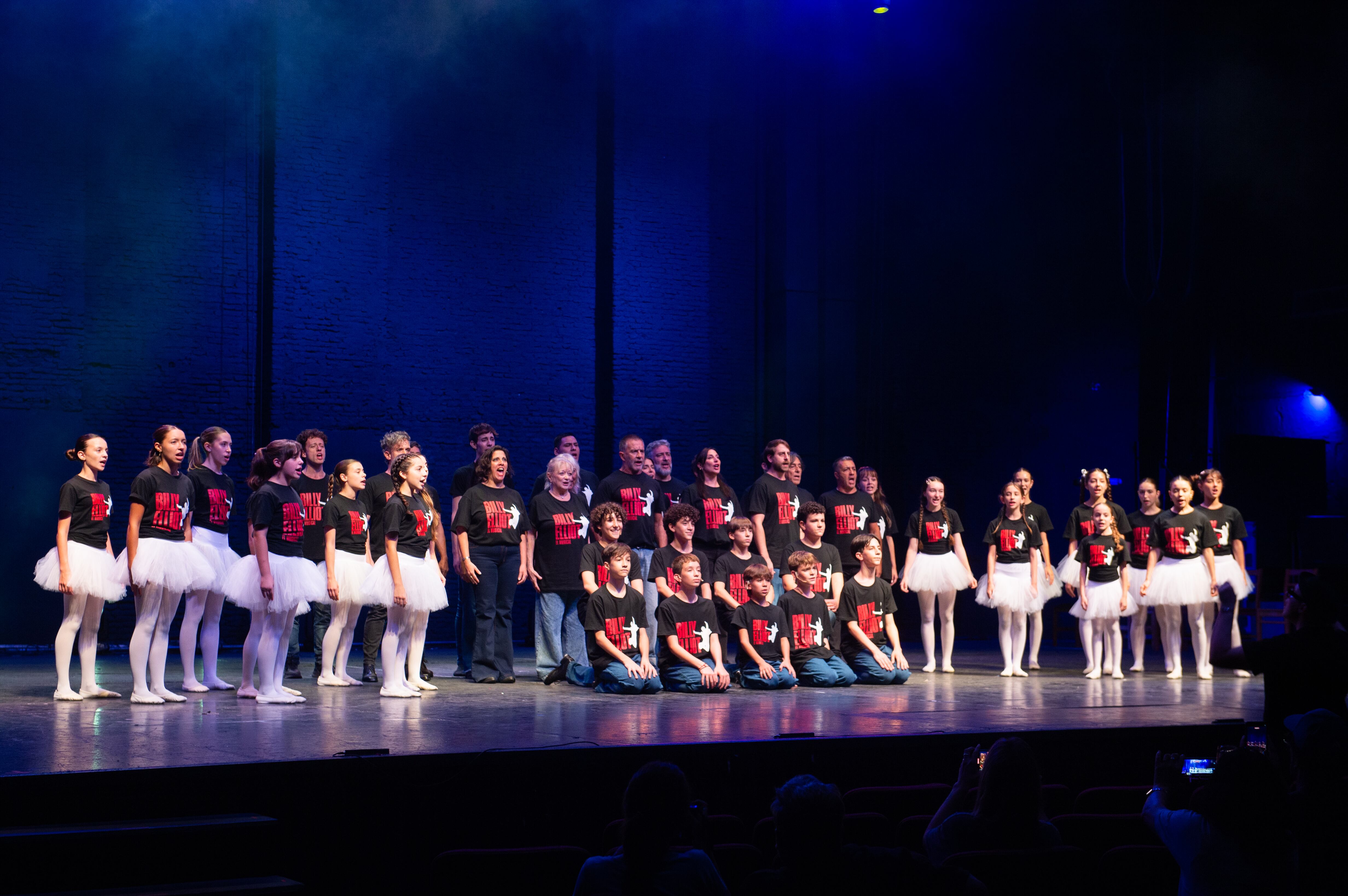 La ilusión de vivir la historia de Billy Elliot une a niños y adultos en el escenario argentino
Foto: Jaime Olivos