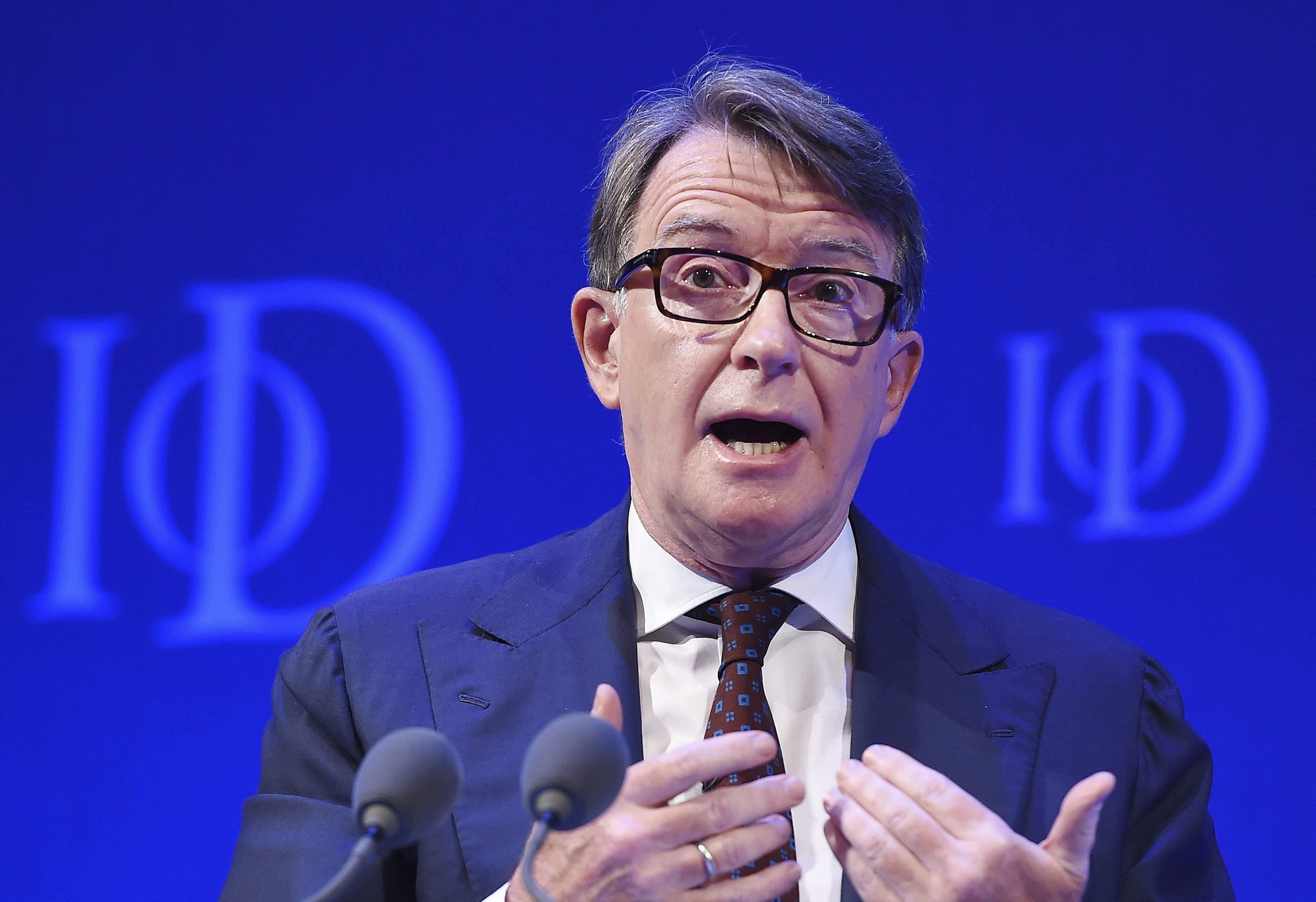 El caso se centra en el nombramiento de Mandelson en 2024 y en la posterior revelación de que no había superado la verificación de seguridad en los tiempos previstos, además de la controversia por sus vínculos con el fallecido delincuente sexual estadounidense Jeffrey Epstein (EFE)