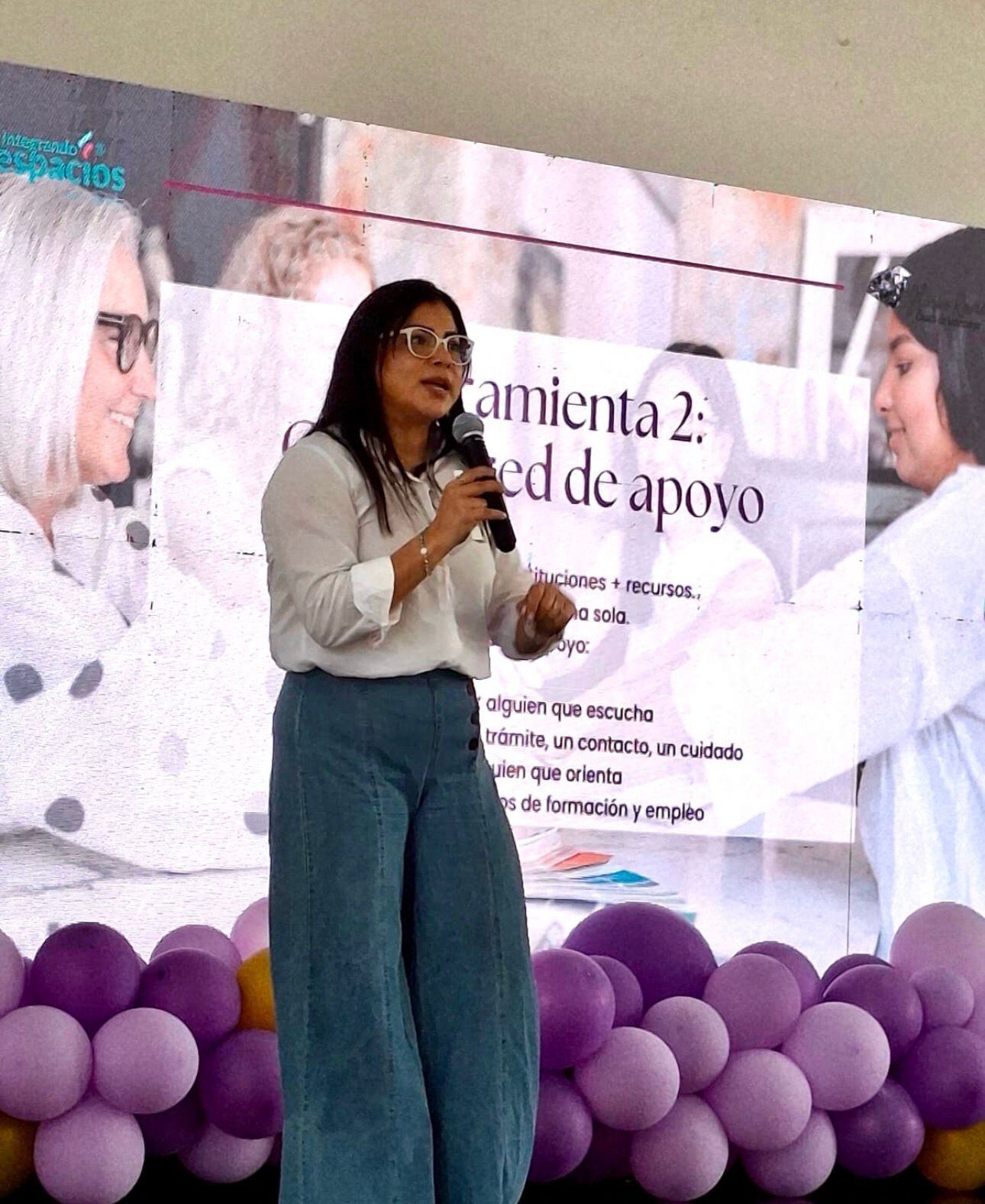 El Salvador: Un club de lectura que se transforma en refugio emocional