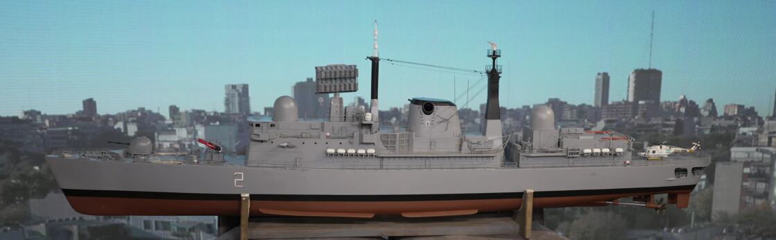 Las réplicas del crucero General Belgrano y del Bahía Paraíso son parte de un tributo artesanal único en la Argentina (Infobae en Vivo)