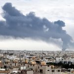 El tráfico y la tensión en Medio Oriente podrían impedir una rápida caída en los precios de la gasolina