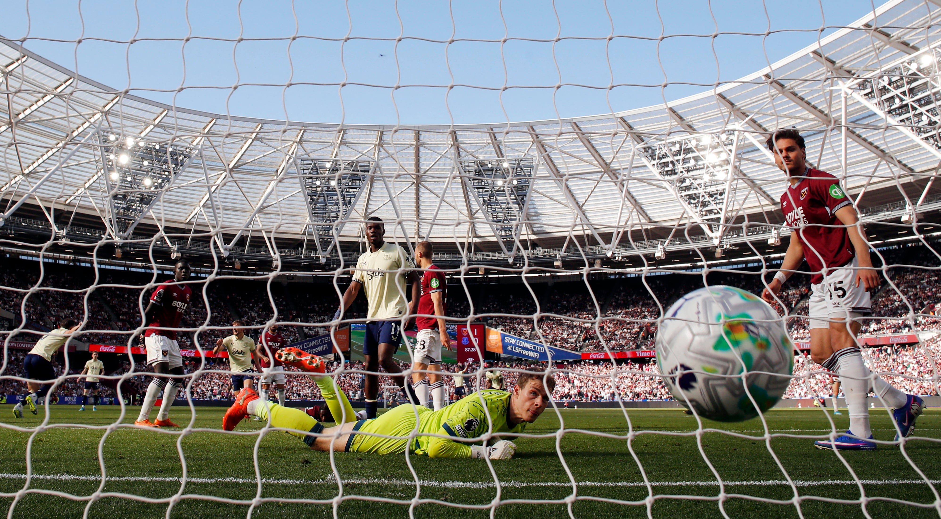 El reciente partido entre West Ham y Everton estuvo signado por las polémicas (Foto Reuters/Andrew Couldridge)