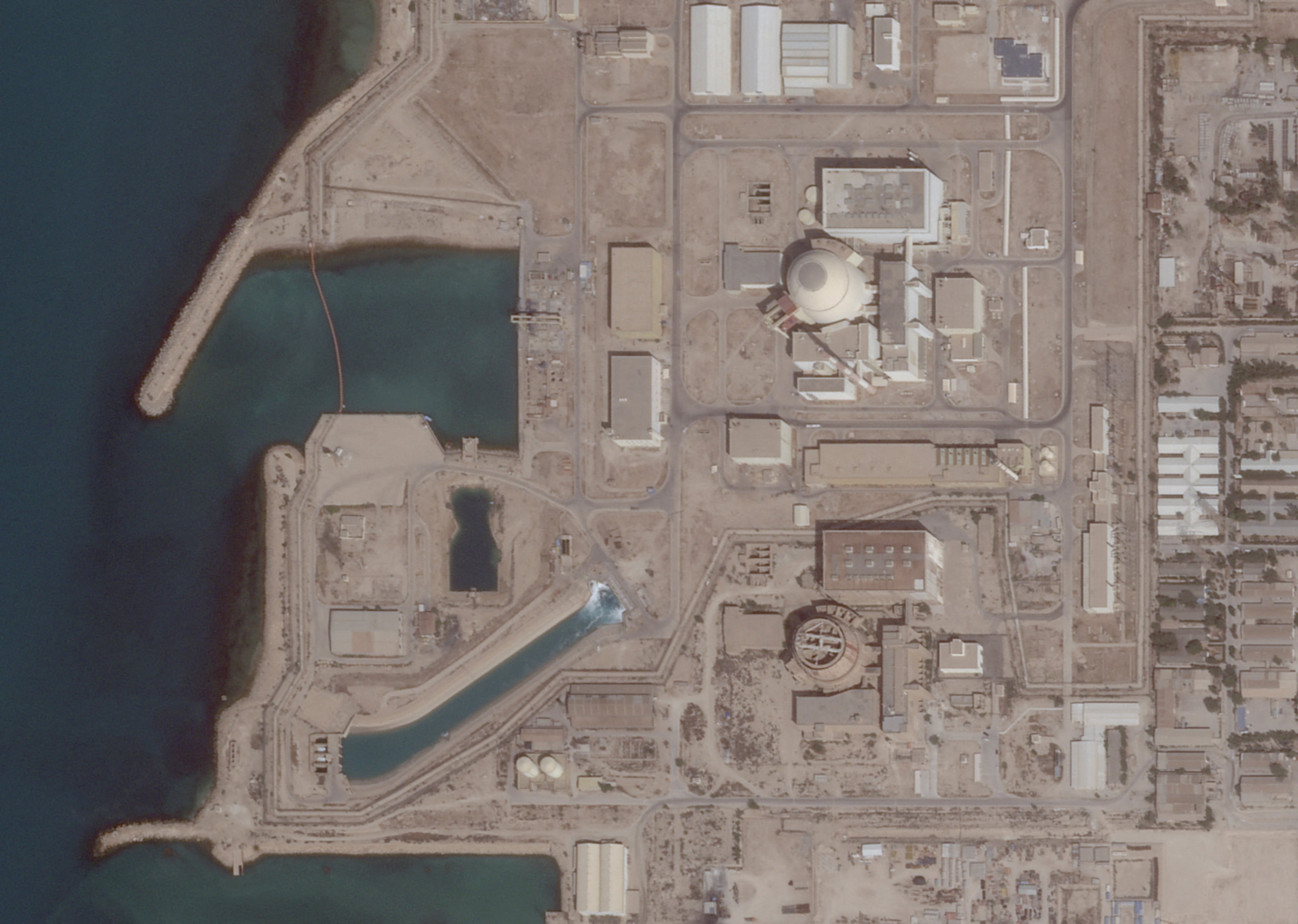 Imagen de satélite muestra la central nuclear de Bushehr, en la provincia de Bushehr, Irán. 26 de mayo de 2025 (REUTERS).