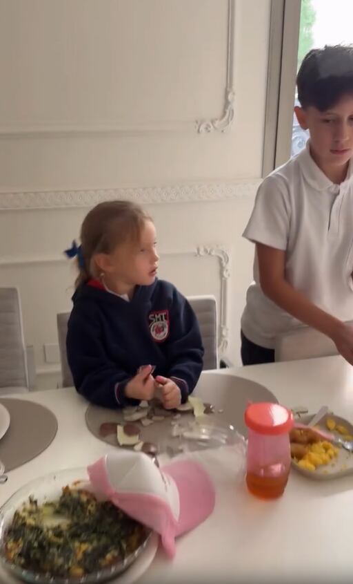 Finalmente, los hermanos lograron a llegar a un acuerdo por el huevo de pascuas (Captura de video)