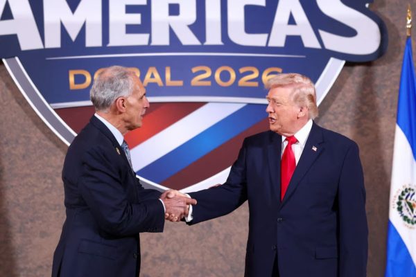 Estados Unidos entrega equipo satelital a Honduras para combatir el narcotráfico