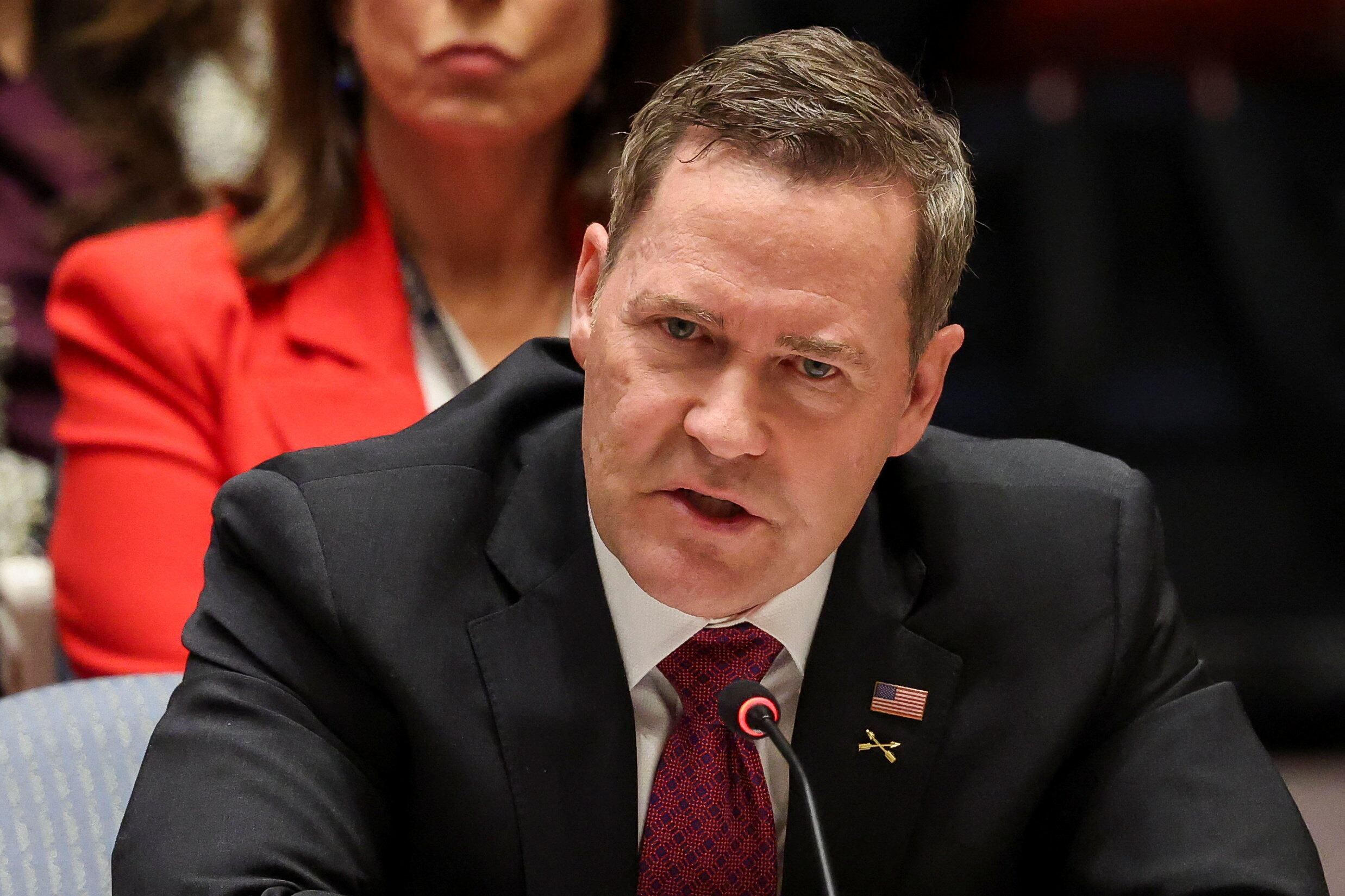 El representante estadounidense en Naciones Unidas, Mike Waltz, insistió en una respuesta internacional para acelerar las tareas de desminado en el estrecho de Ormuz (REUTERS/Brendan McDermid)