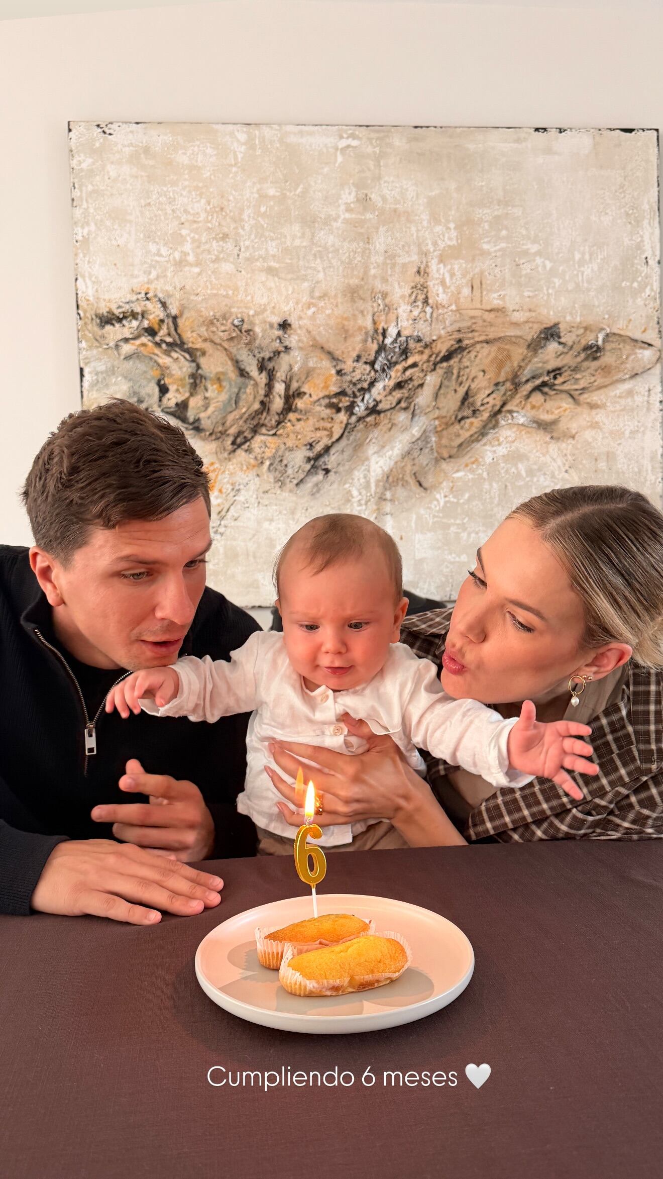 Eva Bargiela y Gianluca Simeone celebraron los seis meses de Faustino en Madrid