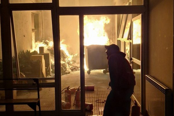 Evacuaron la Facultad de Sociales de la UBA por un incendio: no hubo heridos