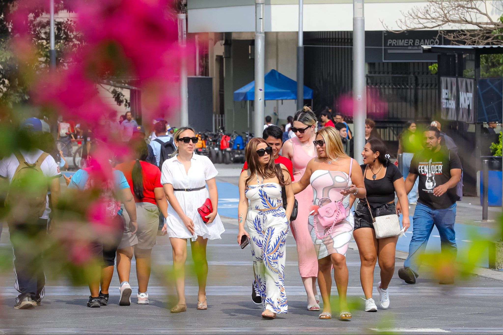 Visitantes nacionales y extranjeros disfrutaron de cada propuesta artística y musical en las plazas del Centro Histórico. (Cortesía: Secretaría de Prensa)