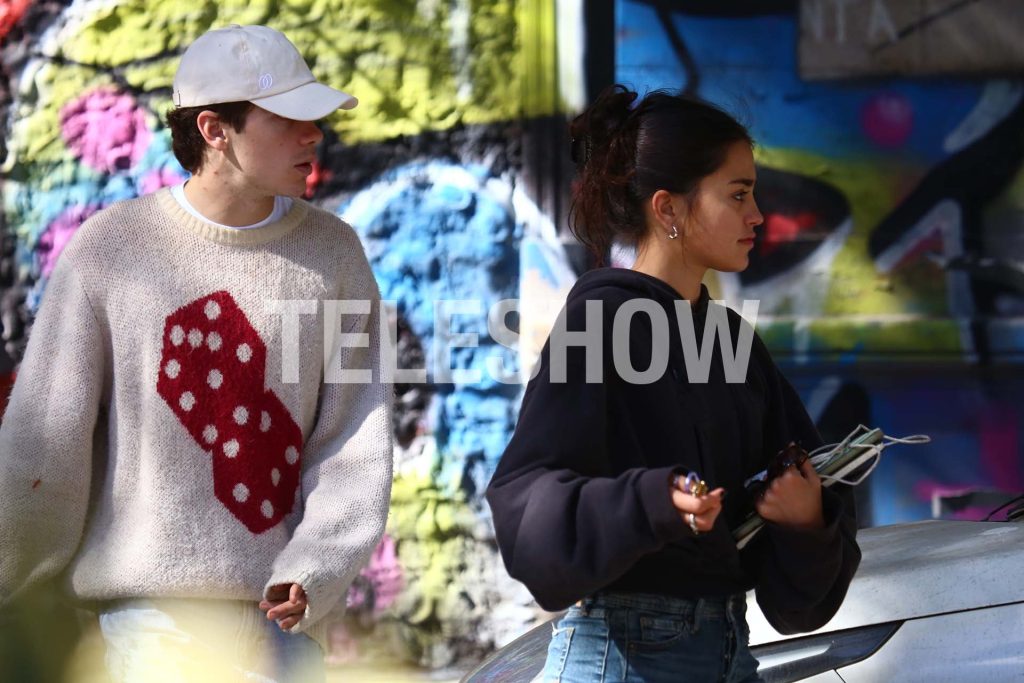 Franco Colapinto y Maia Reficco, enamorados en las playas de Miami: su video paseando al costado del mar