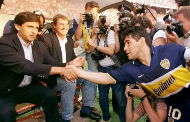 El recordado saludo entre Ramón Díaz y Diego Maradona en el último partido oficial del 