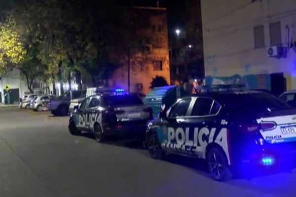 Hallaron el cadáver de una mujer en un departamento de Rosario y creen que murió hace tres meses
