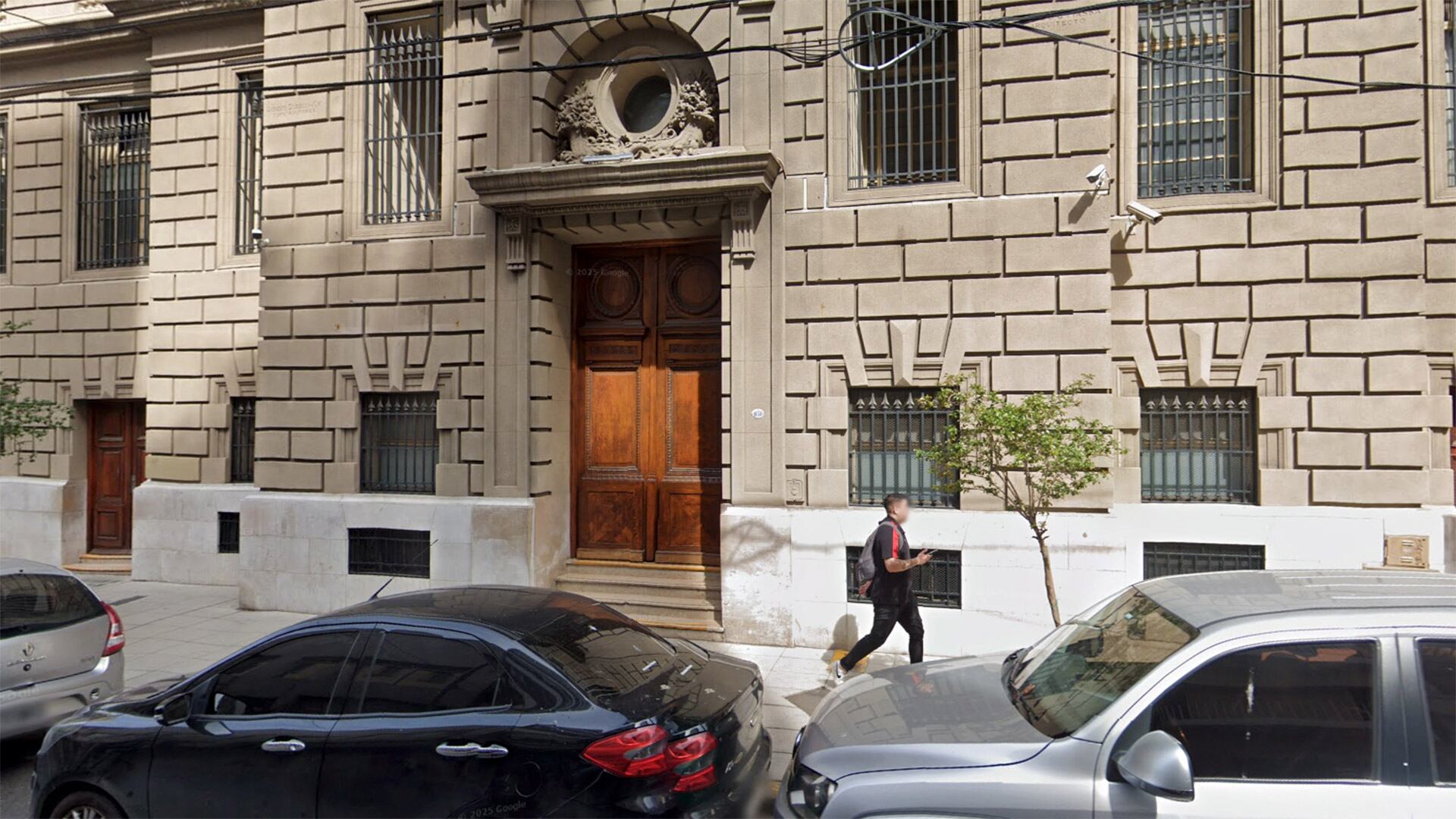 Incautaron un revólver, una navaja y dispositivos electrónicos tras amenazas en 4 escuelas porteñas