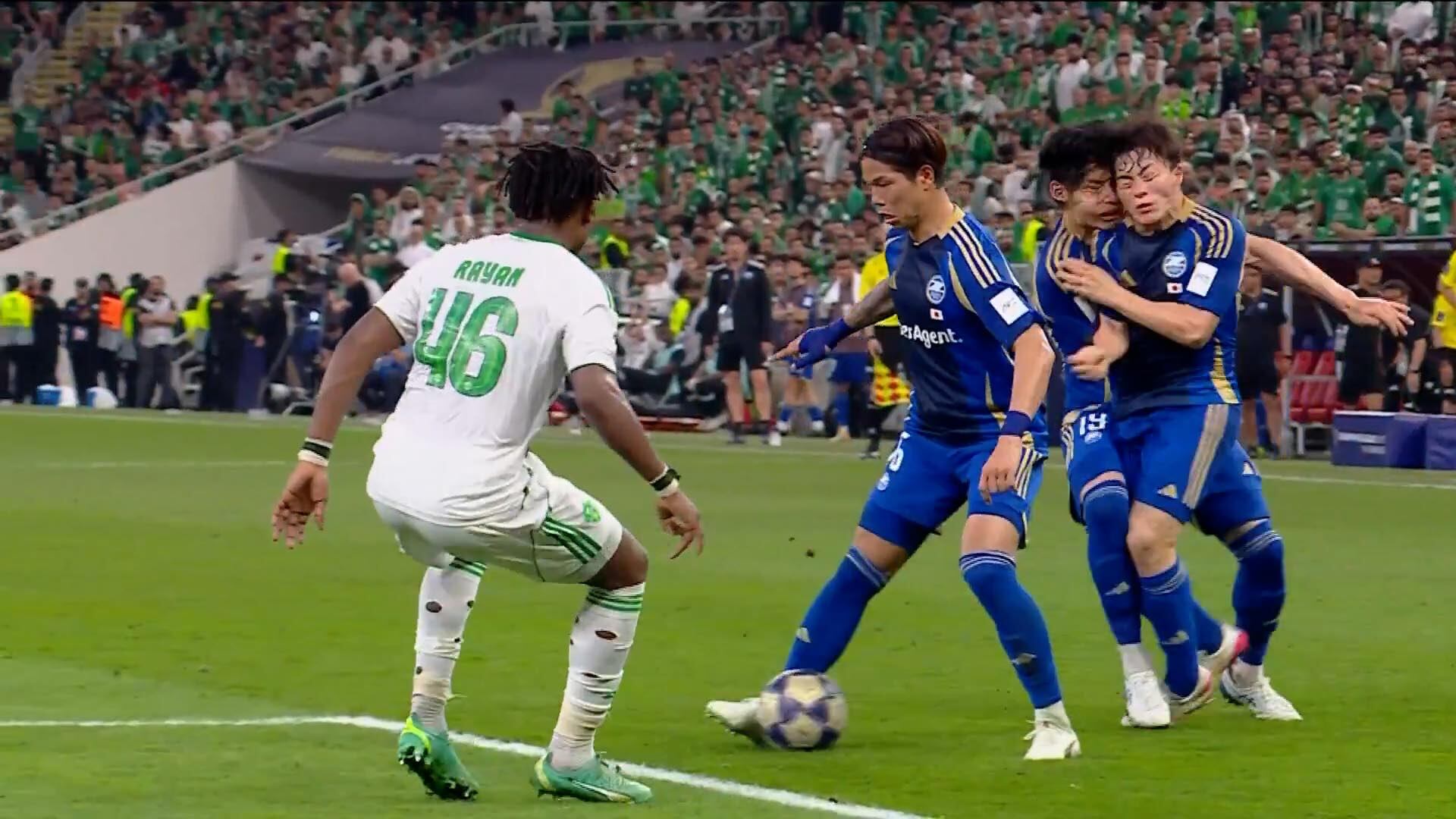 Los futbolistas del Machida Z protagonizaron un fuerte choque 