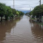 Inundaciones en Santiago del Estero: hay más de 100 familias evacuadas tras un feroz temporal
