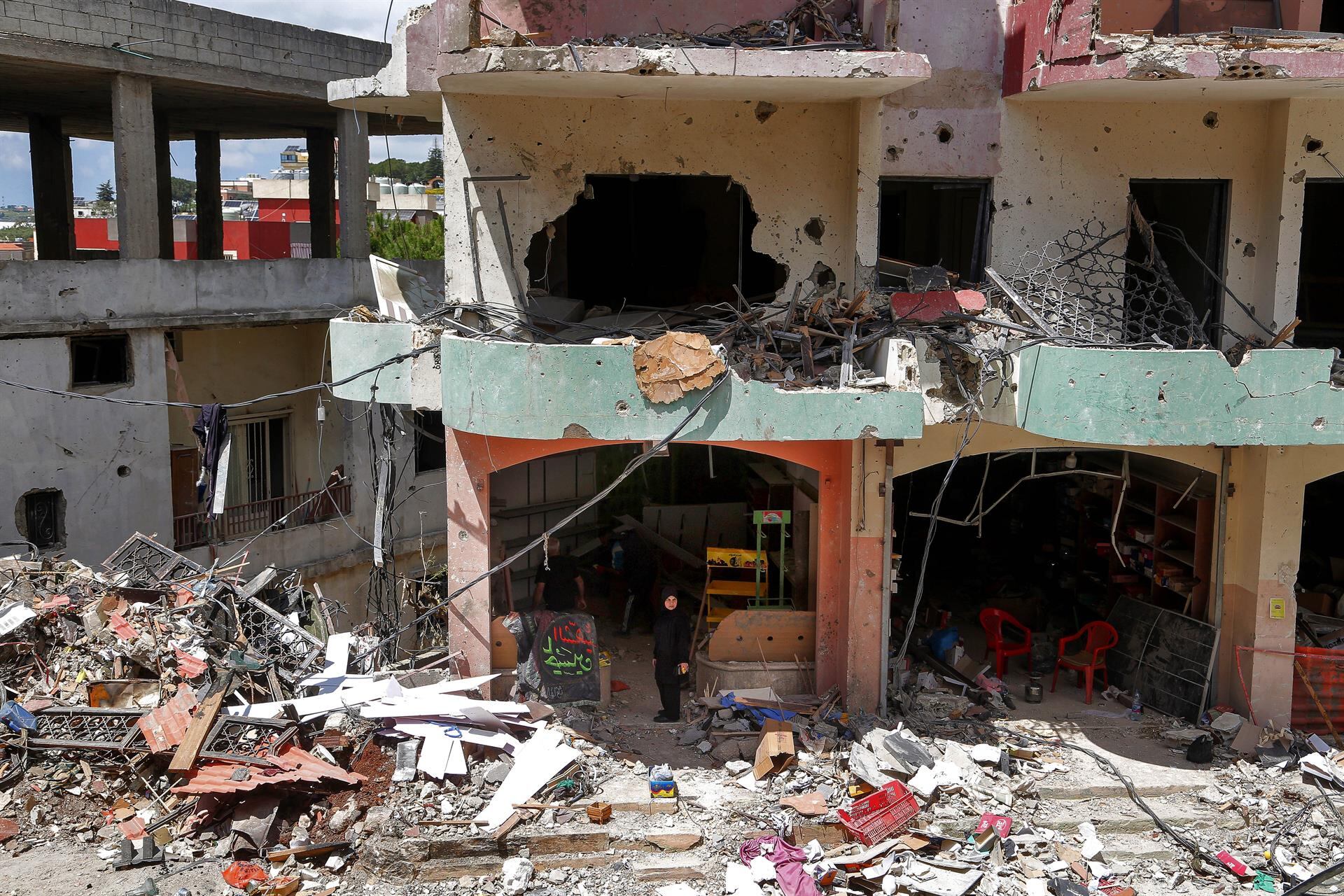 Pese al alto el fuego, las fuerzas israelíes permanecen desplegadas en decenas de localidades del sur de Líbano, detrás de la denominada “Línea Amarilla”, que el ejército israelí describe como una zona de seguridad de 10 kilómetros de profundidad a lo largo de la frontera (EP)