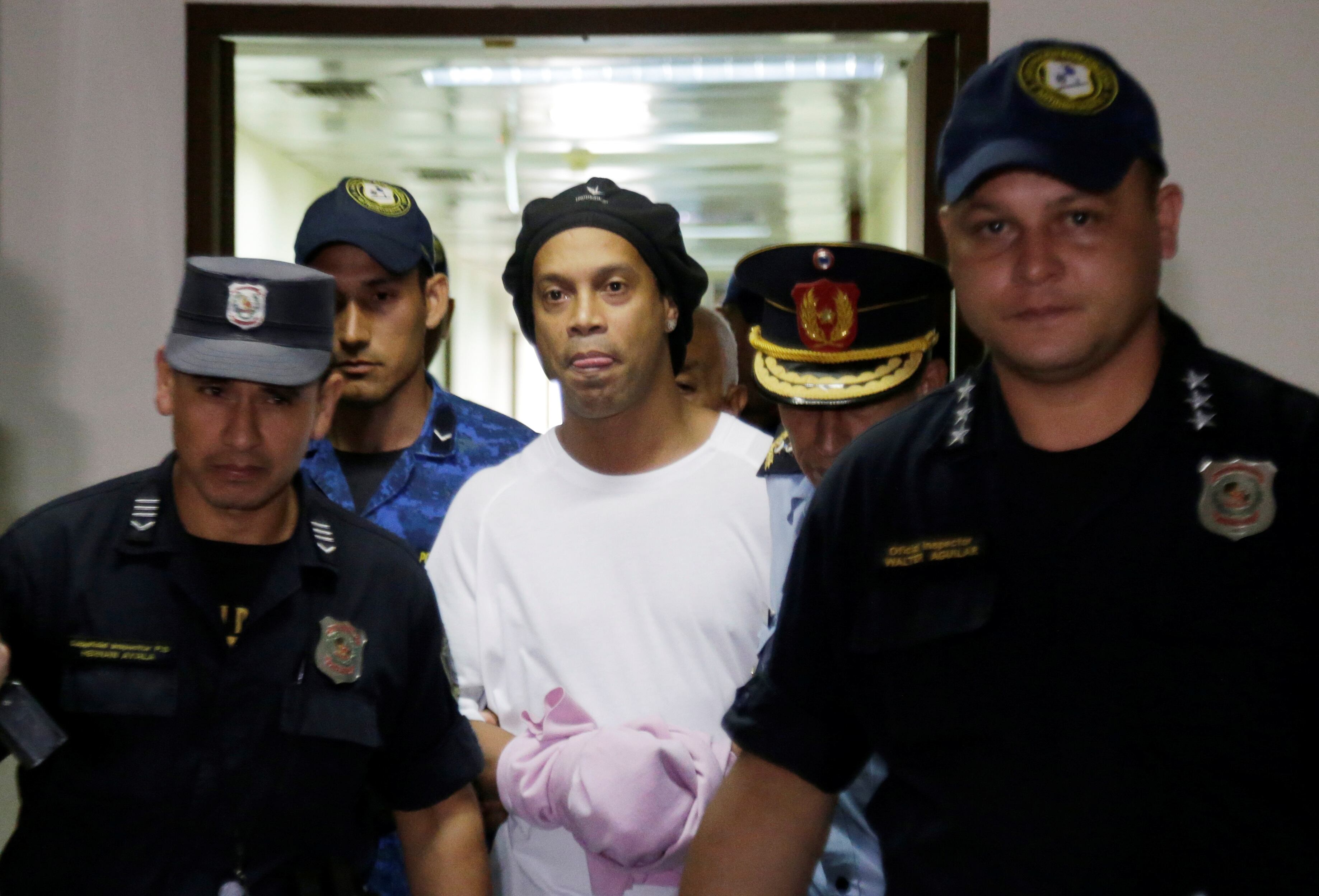Ronaldinho y su hermano fueron liberados cuatro meses después (Reuters)