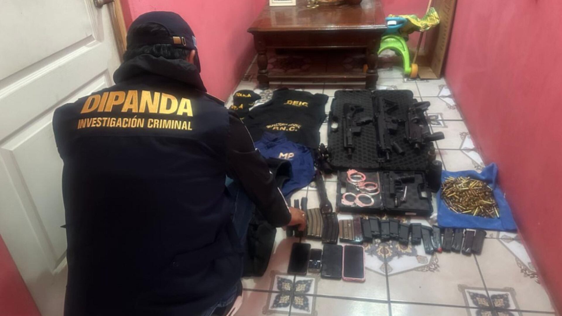 La policía captura a presunto sicario de la Mara Salvatrucha vinculado a ataque a cevichería en zona 6 de ciudad de Guatemala