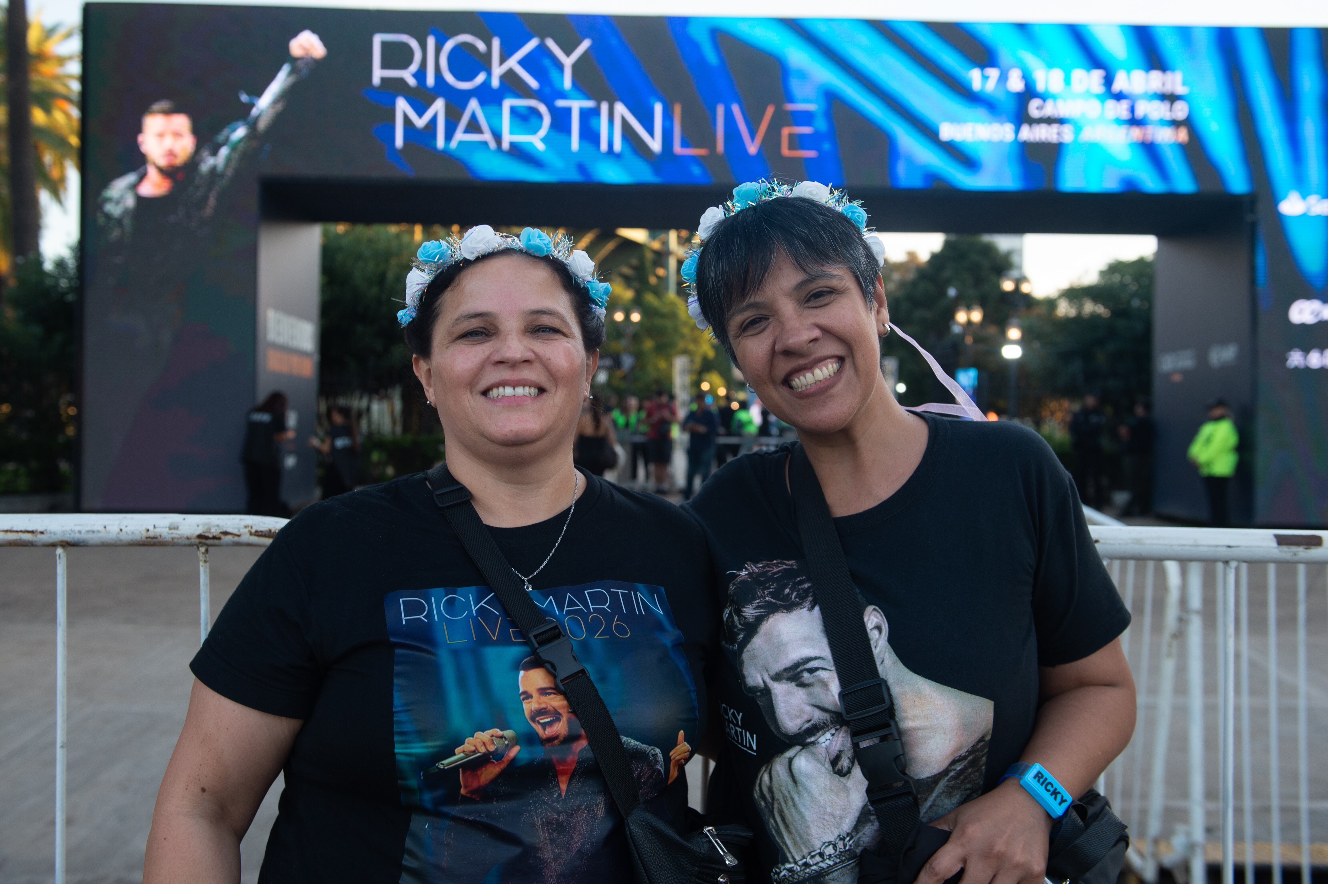 La previa dejó escenas de celebración entre amigas y seguidoras que esperaban desde hacía meses esta presentación
