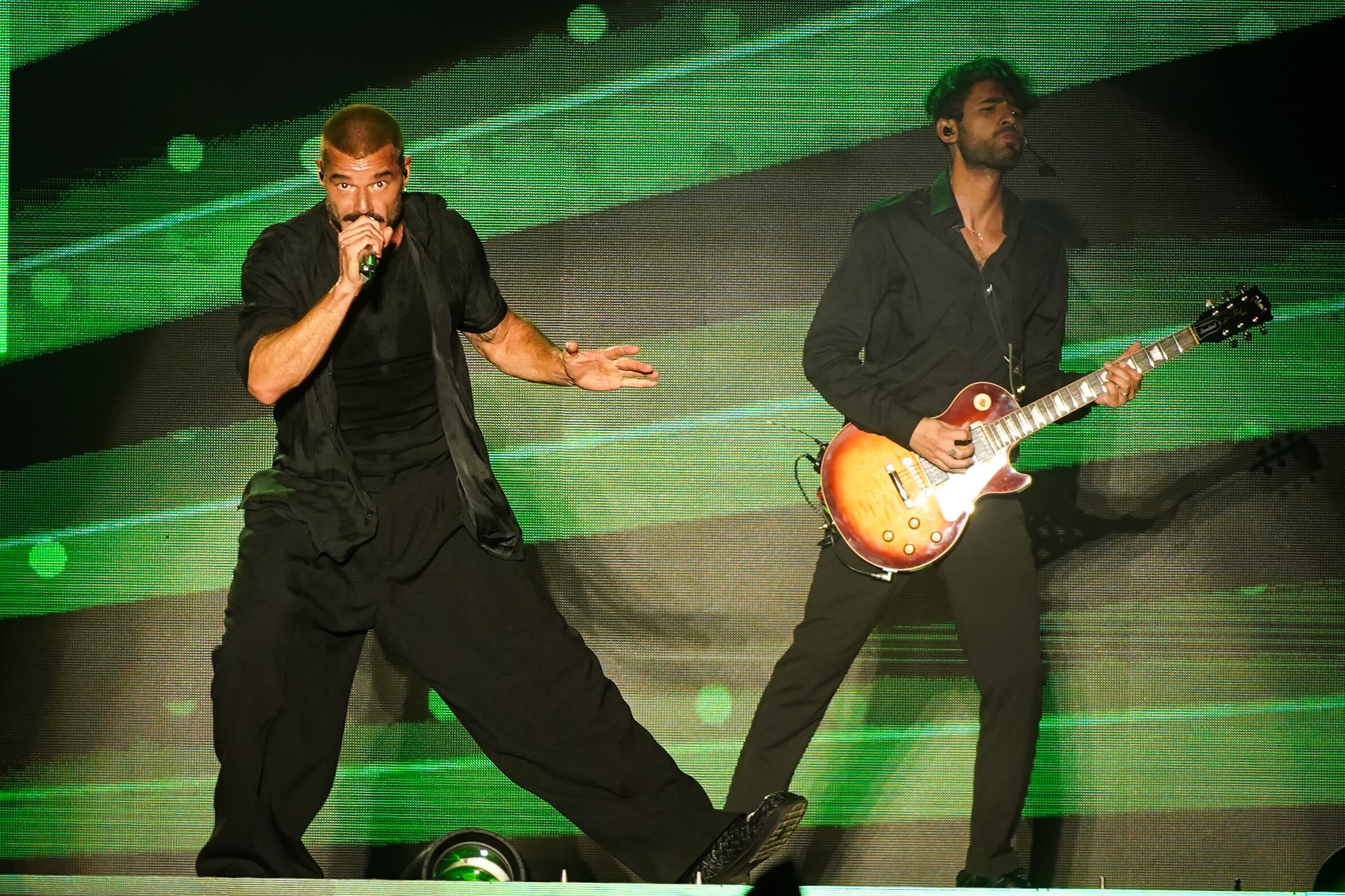 Con banda en vivo, Ricky Martin suma potencia instrumental a su show