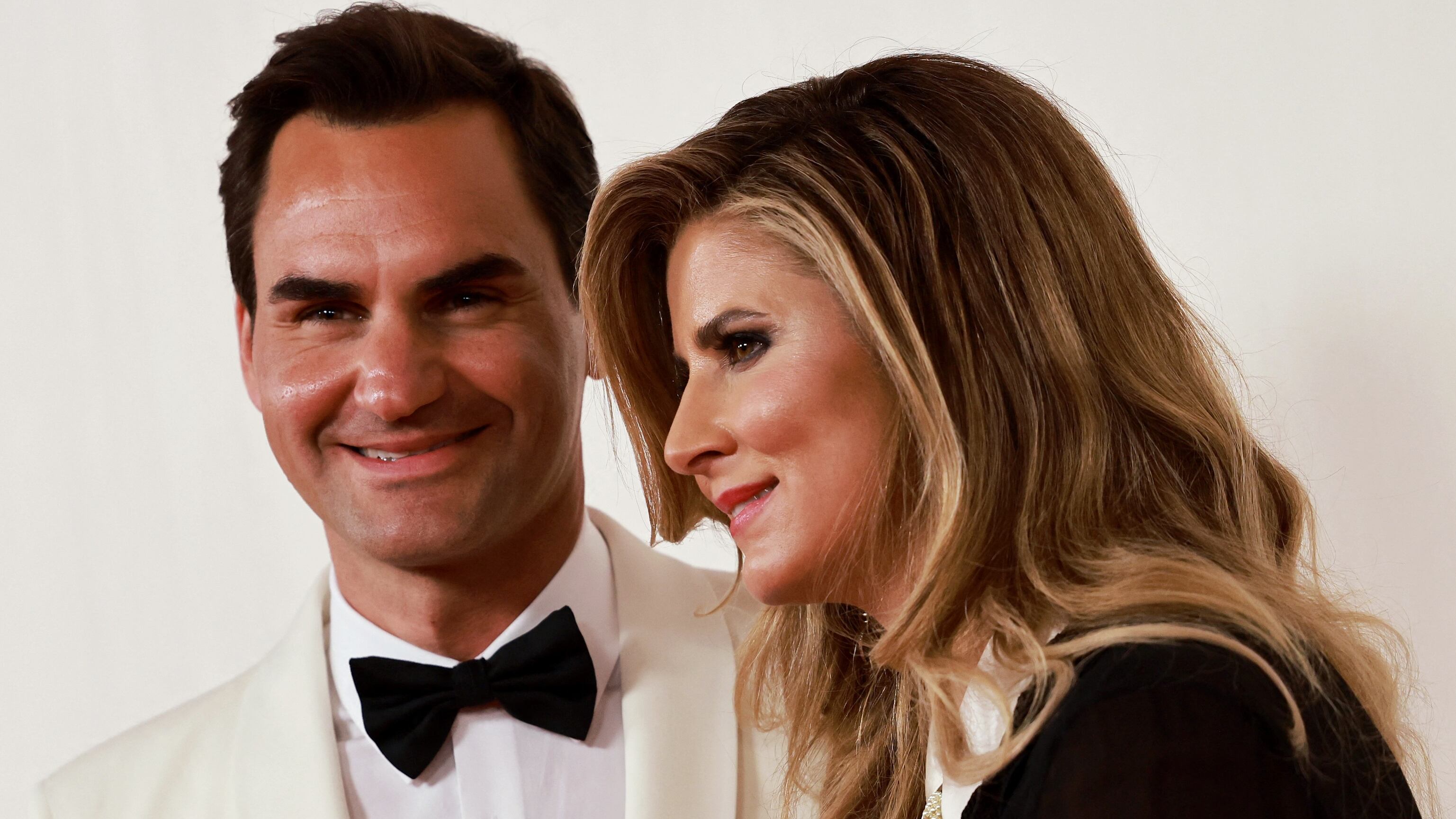 Roger Federer y Mirka, una pareja multipropósito. Aquí, en la gala de los premios Oscar 2024 (REUTERS/Aude Guerrucci)