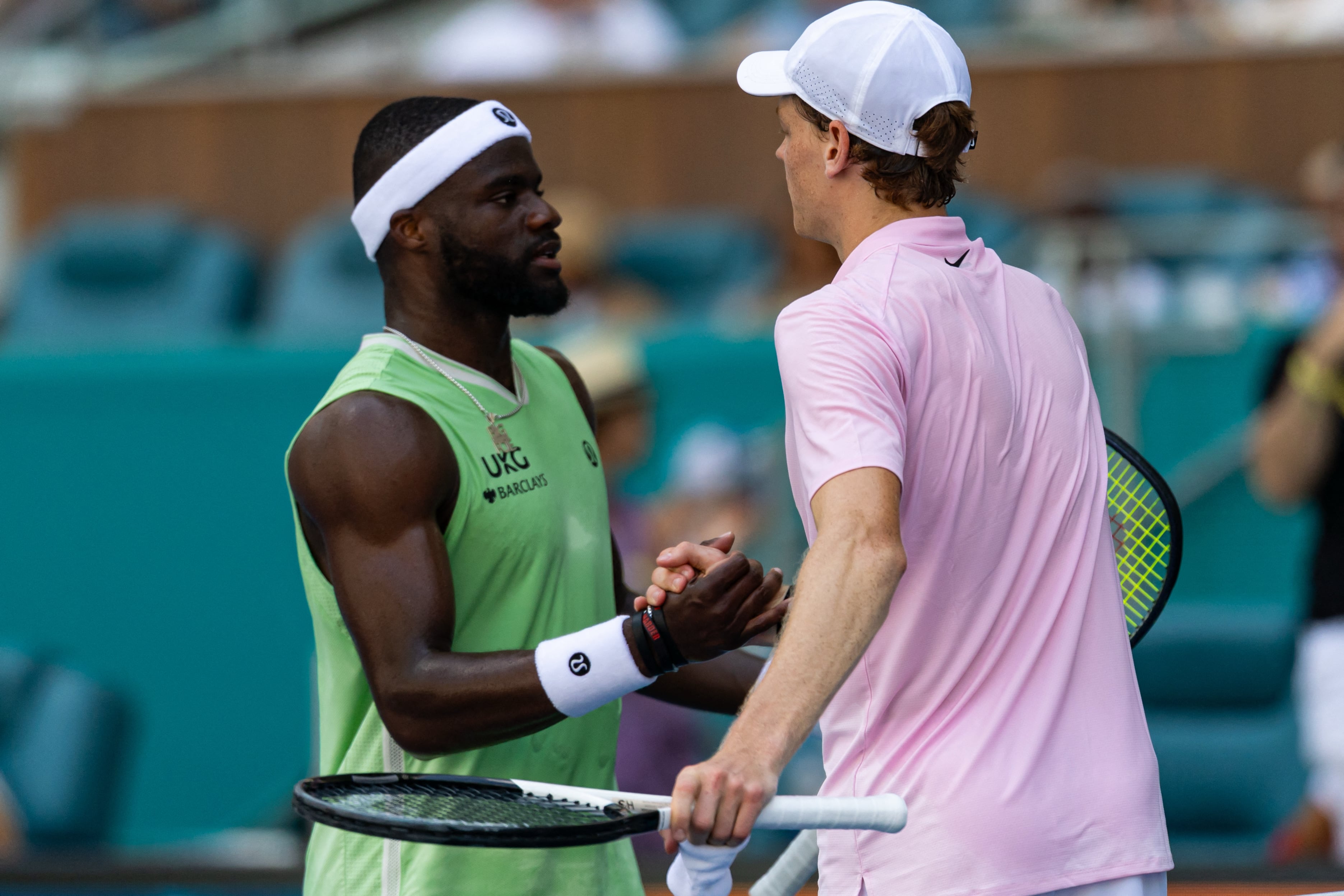 Frances Tiafoe saluda a Sinner tras el enfrentamiento en el último Miami Open (Mike Frey-Imagn Images)