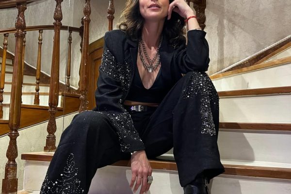 Manuela Pal, la niña que nació en un estudio de TV y con la fe intacta en el teatro: “No hay IA que lo reemplace”