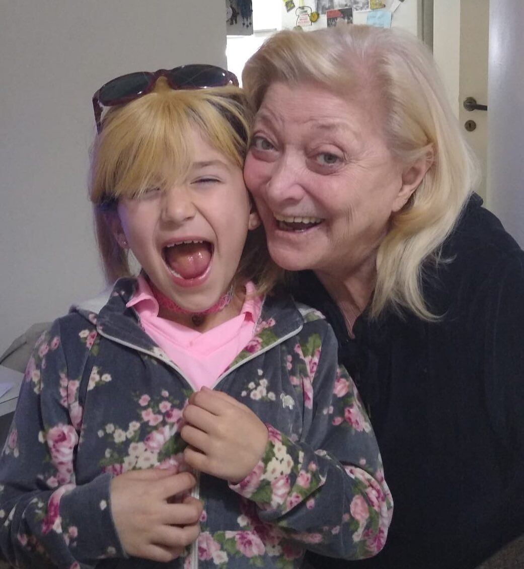 La actriz Graciela Pal y su nieta Amparo, hija de Manuela Pal