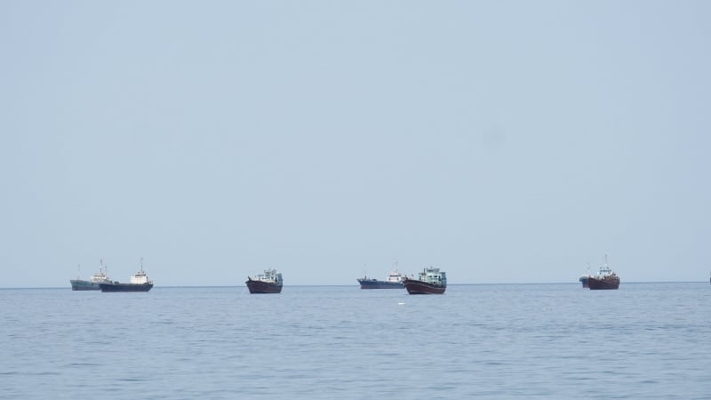 Buques y embarcaciones en el estrecho de Ormuz, Musandam, Omán. 24 de abril de 2026
REUTERS