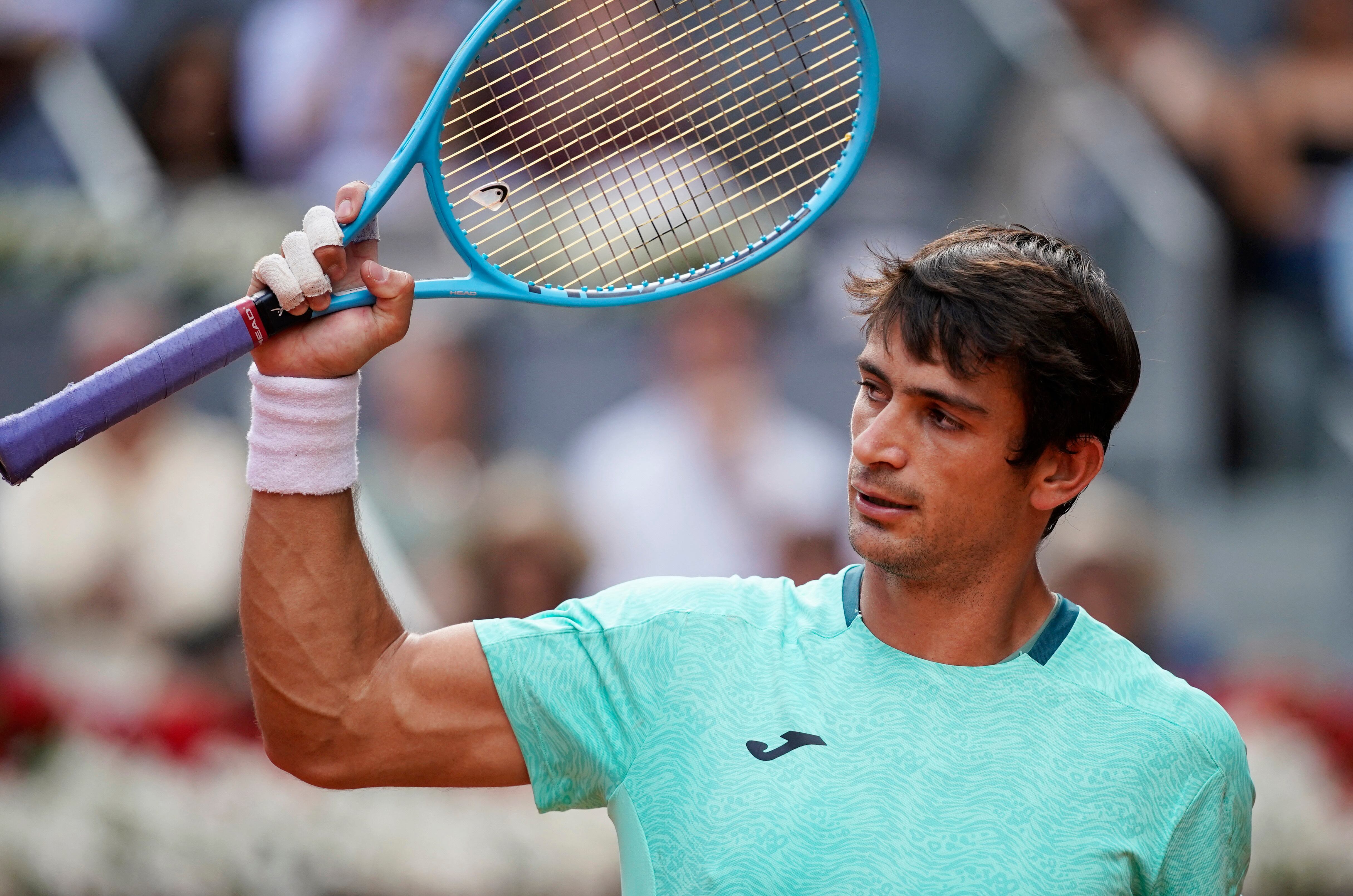 Mariano Navone se despidió en la segunda ronda del Masters 1000 de Madrid ante el alemán Alexander Zverev (Crédito: REUTERS/Ana Beltran)