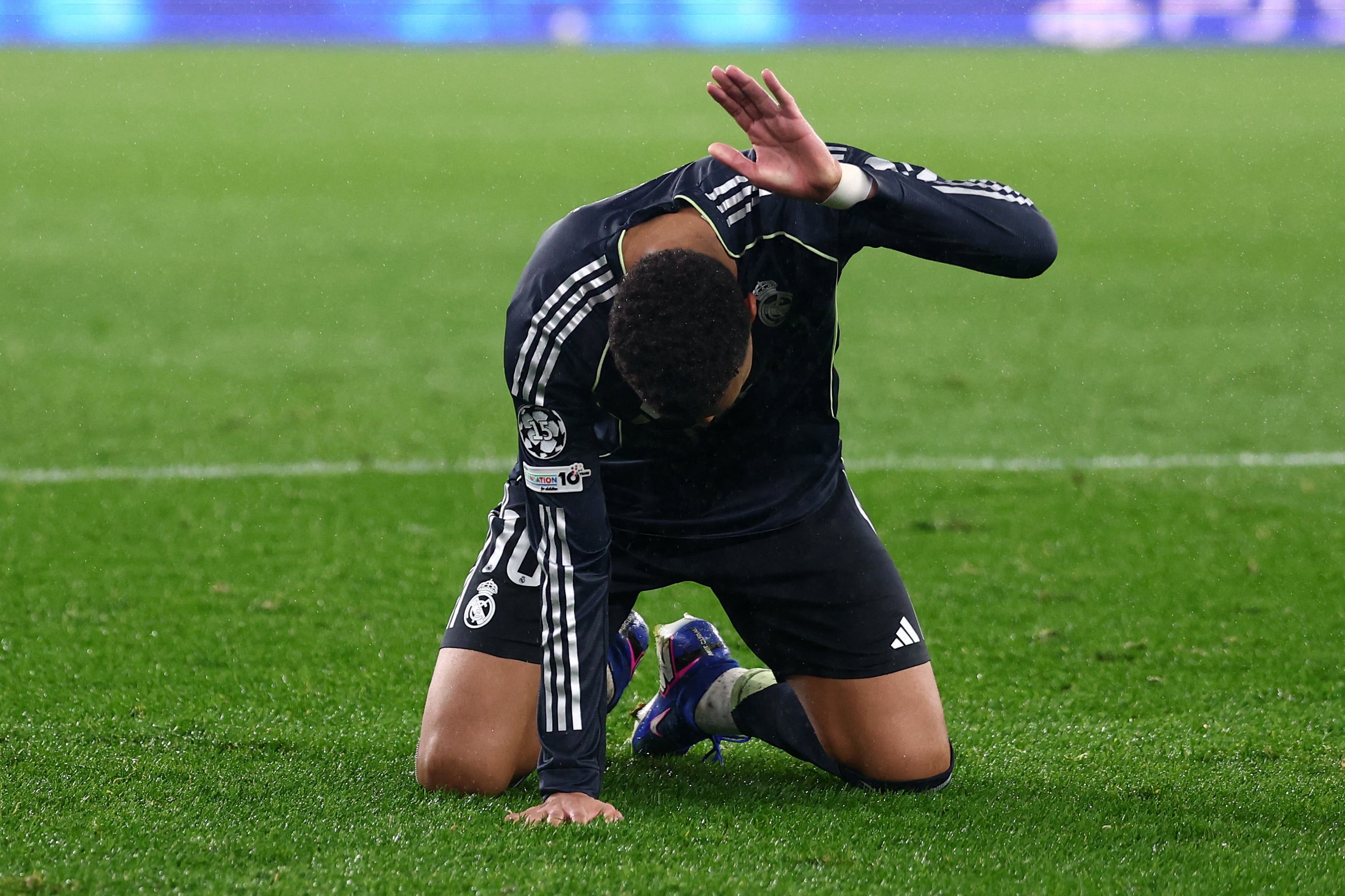 Las lesiones de Mbappé, incluida un esguince en la rodilla izquierda, impactaron su continuidad durante momentos clave de la temporada (REUTERS/Pedro Nunes)