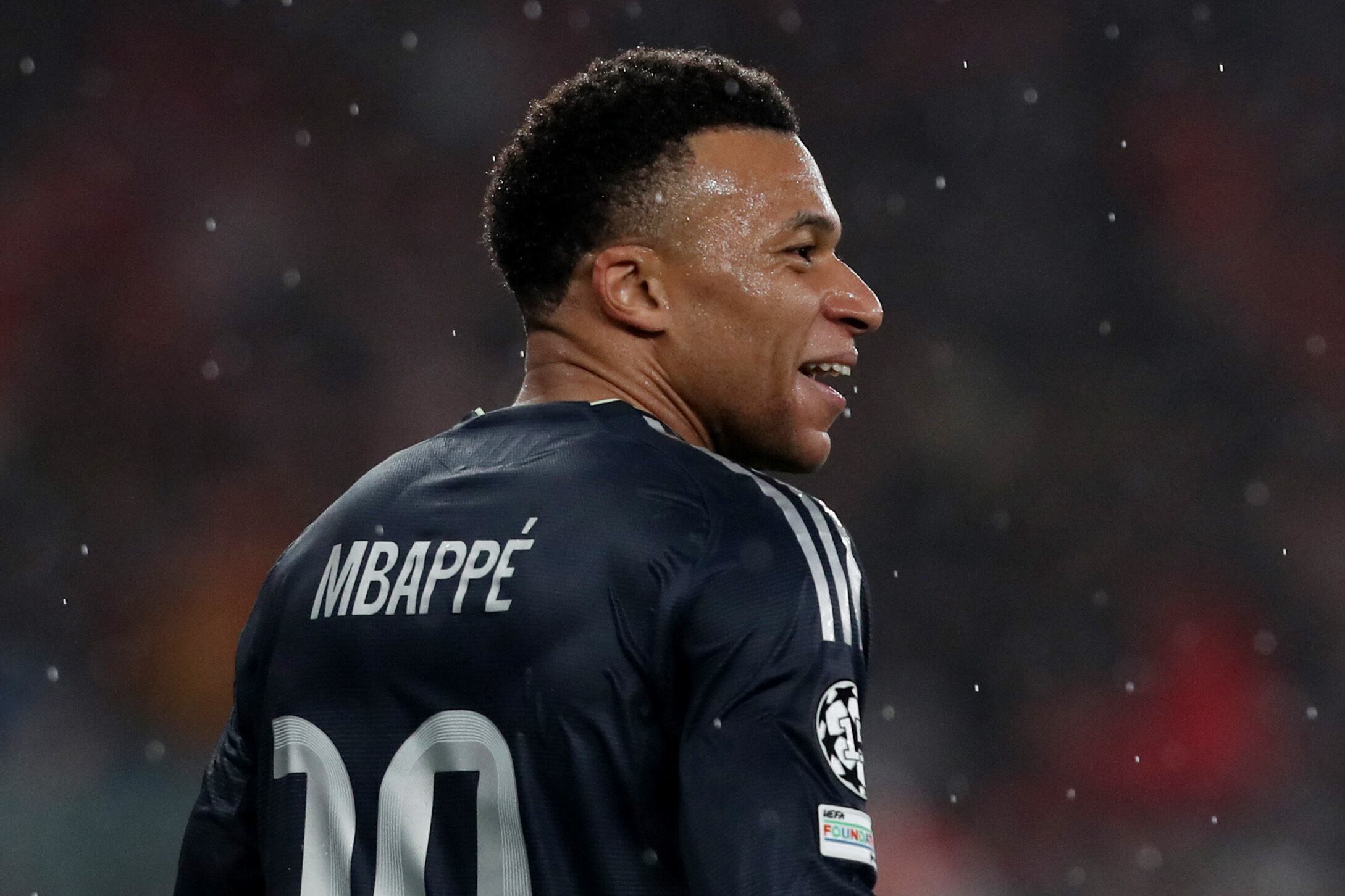 El rendimiento goleador de Mbappé contrasta con la falta de títulos del Real Madrid, marcando una campaña histórica pero sin coronación (REUTERS/Pedro Rocha)