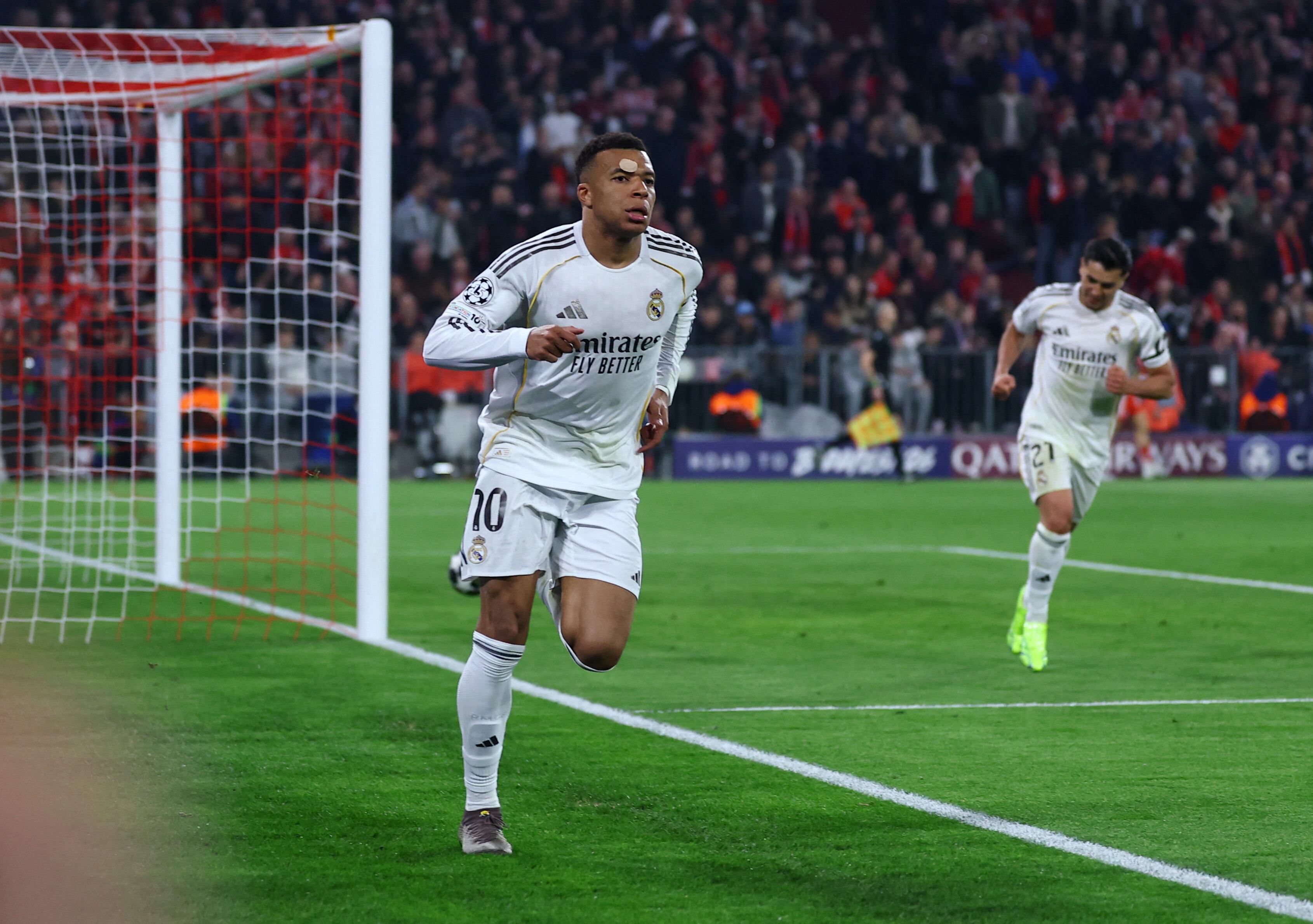 Kylian Mbappé estableció un récord histórico al marcar 10 goles como visitante en una sola edición de la Champions League (REUTERS/Kai Pfaffenbach)