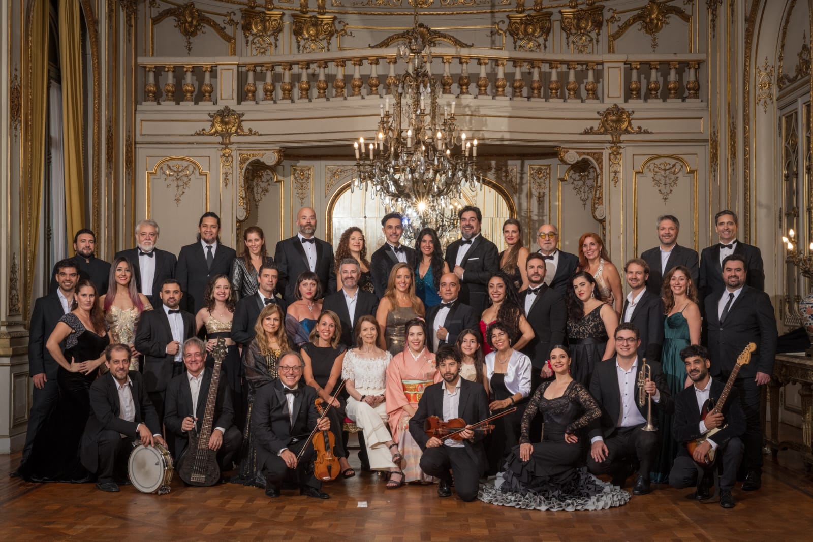 La compañía GalaLírica Show produce espectáculos de ópera y música clásica con vestuario de época y escenografía propia