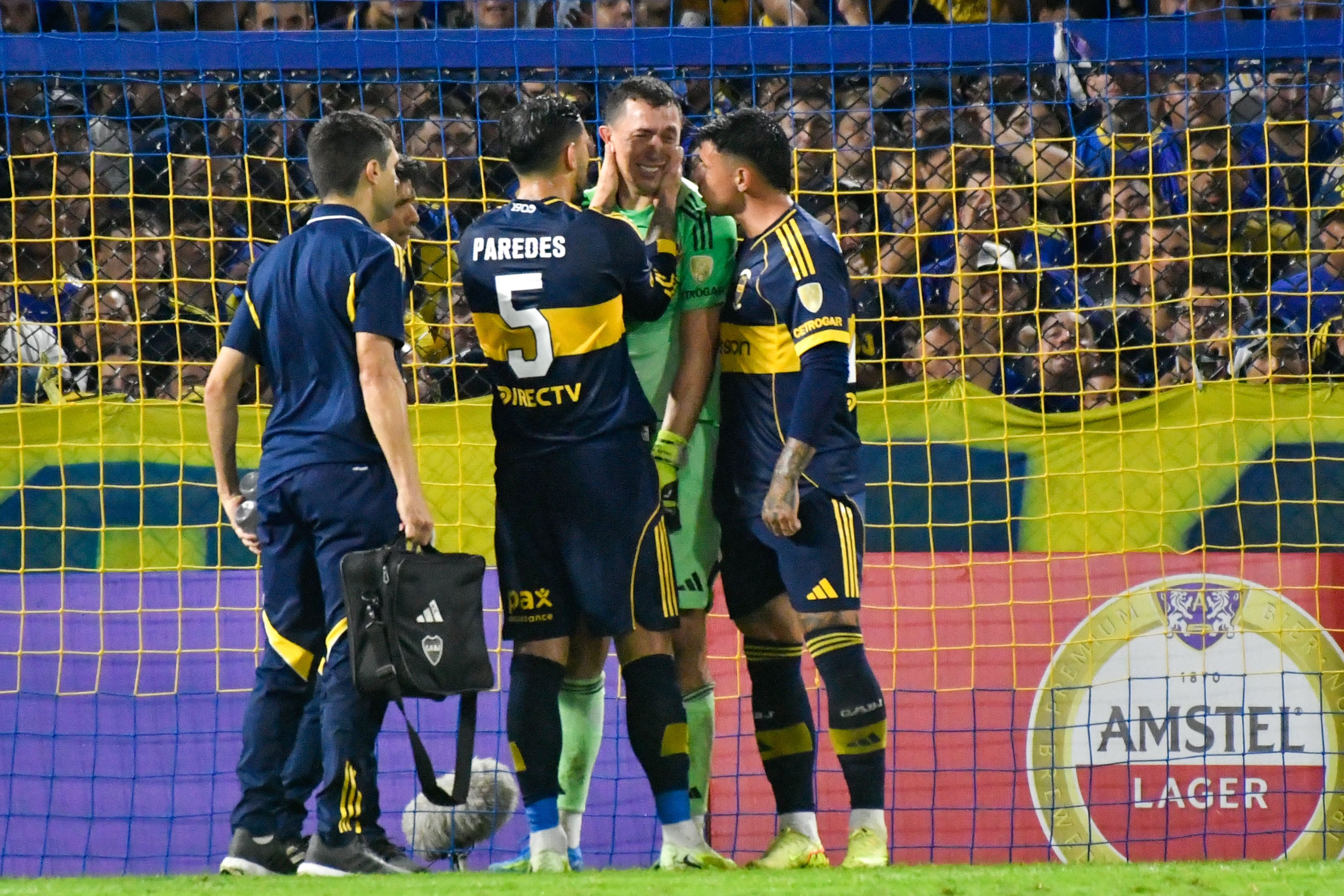 El llanto de Marchesín tras sufrir una dura lesión en Boca-Barcelona (FOTOBAIRES)
