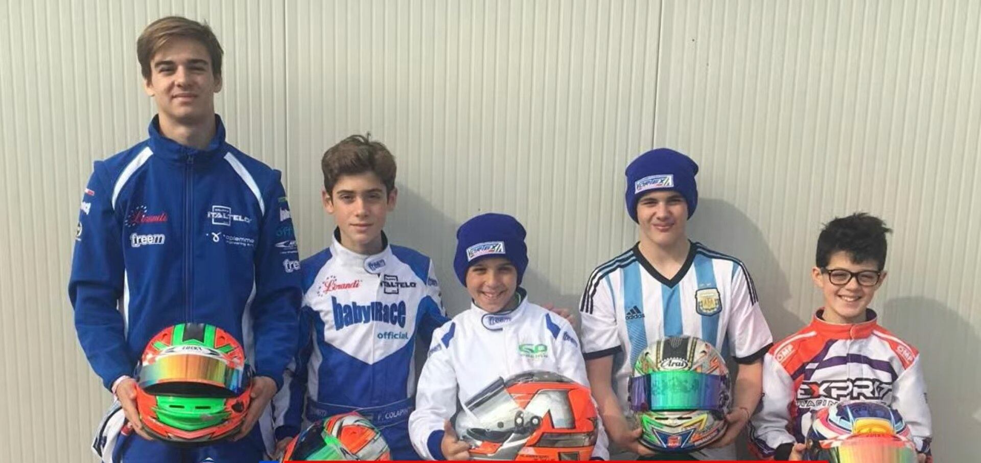 Alessandro en el medio de la foto. A su derecha, Franco Colapinto y Nico Varrone. A su izquierda, Matías Fernández y Nacho Montenegro (@elmejordelresto)