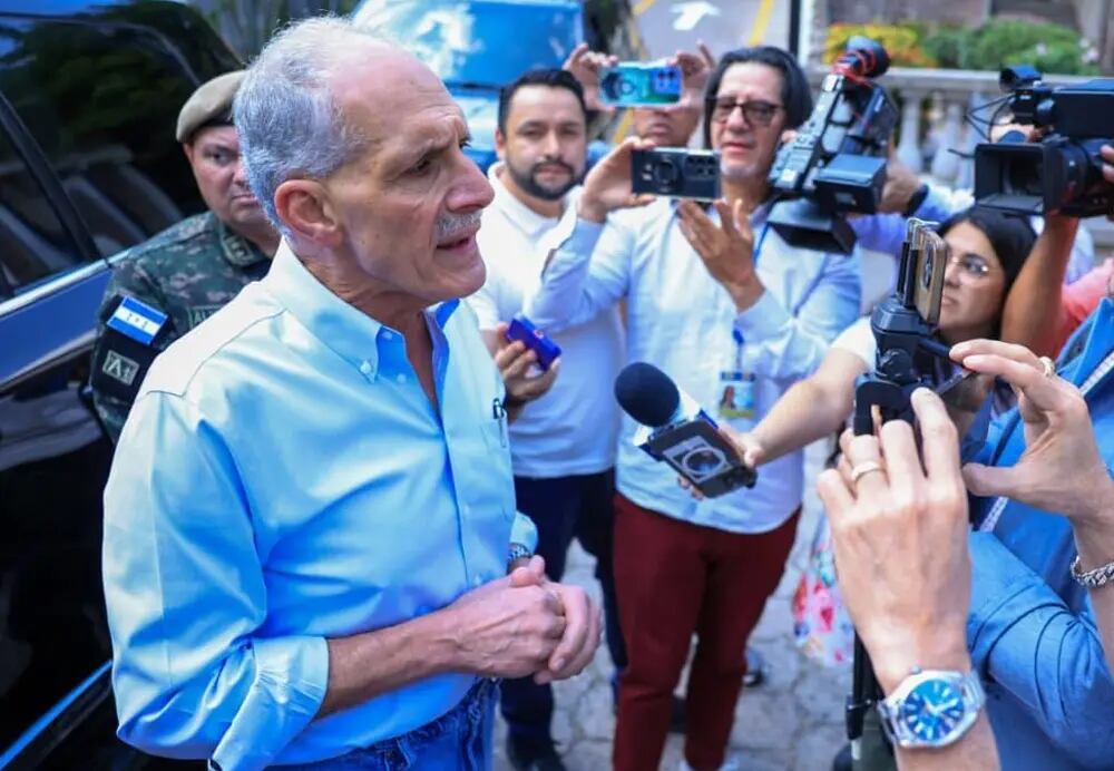 El Gobierno impulsa la entrega de libros a nivel nacional como parte del fortalecimiento del sistema educativo. (Foto: Cortesía)