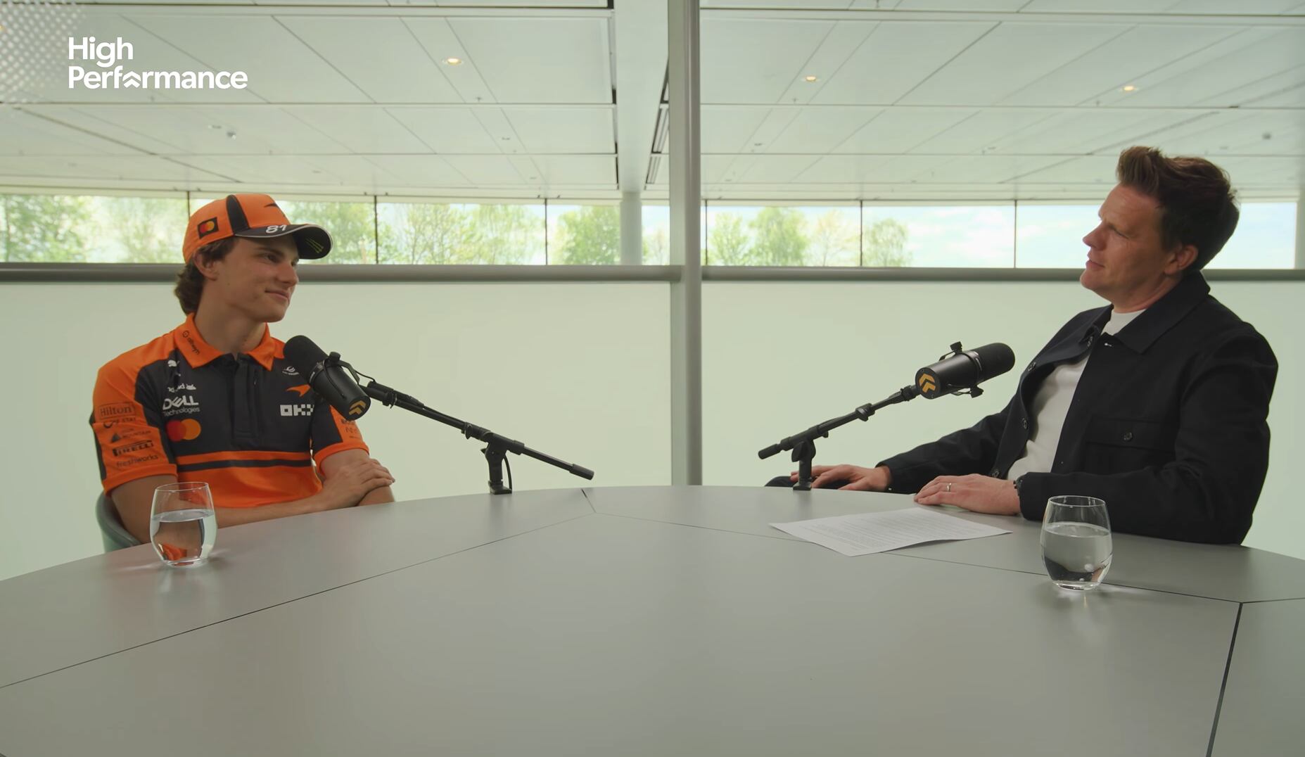 La preparación física, mental y técnica, junto a largas sesiones en el simulador, es fundamental en el rendimiento del piloto de Fórmula 1 Oscar Piastri (Captura de video: YouTube/‎⁨@HighPerformancePodcast⁩)