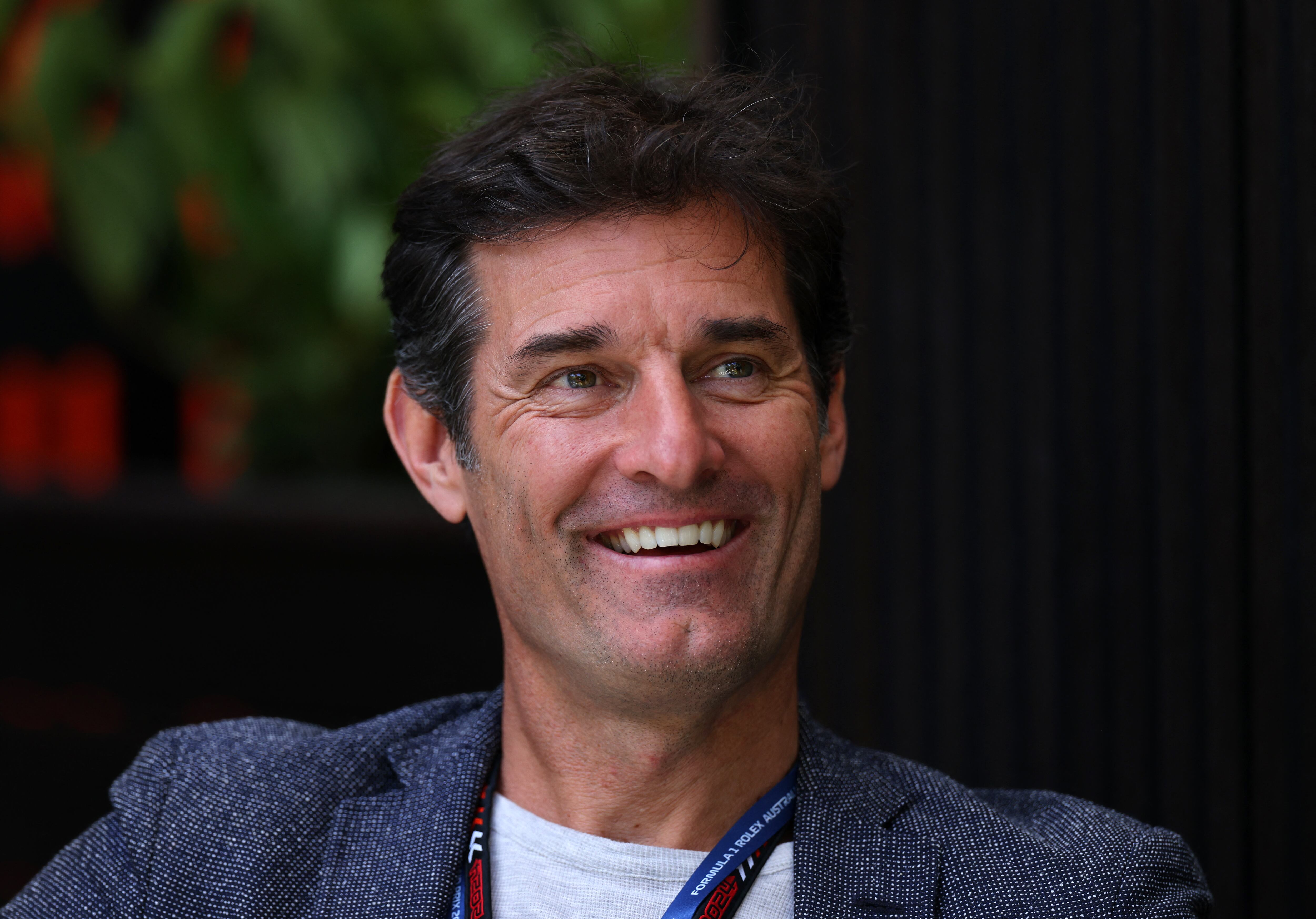 Mark Webber, ex piloto y mentor de Oscar Piastri, anticipó y resolvió problemas fundamentales, consolidándose como pieza estratégica en su carrera deportiva (REUTERS)