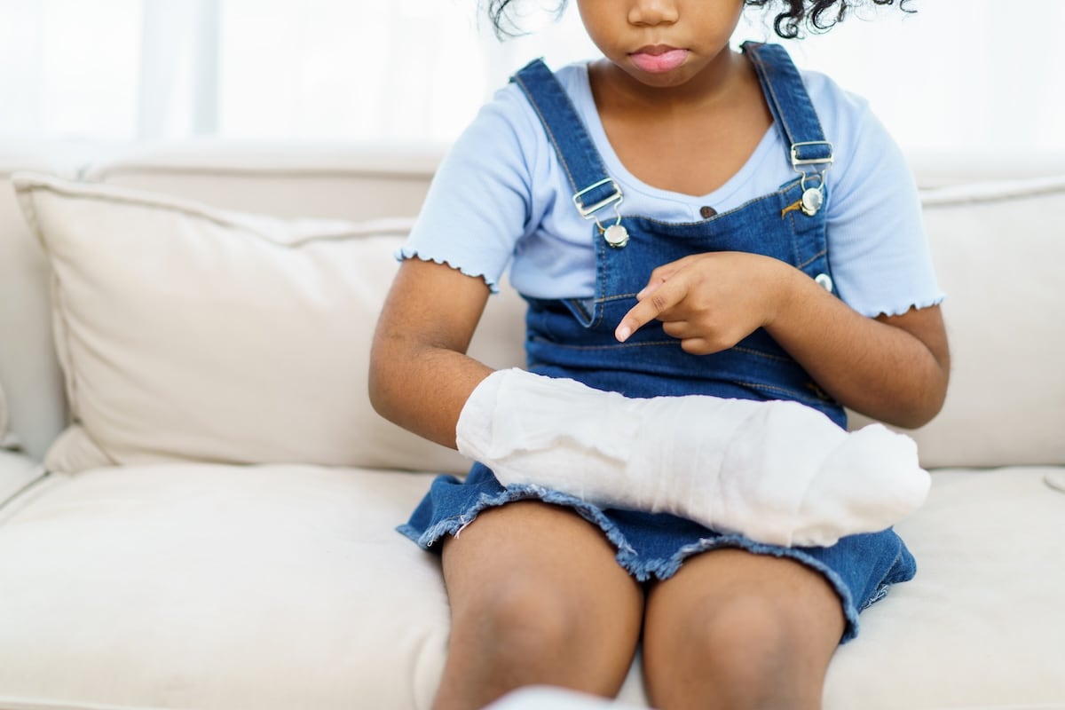 Programa en línea calma el estrés postraumático en niños lesionados