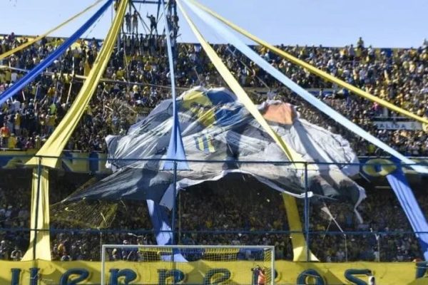 Prohibieron el ingreso a las canchas a once hinchas de Rosario Central y Argentinos Juniors