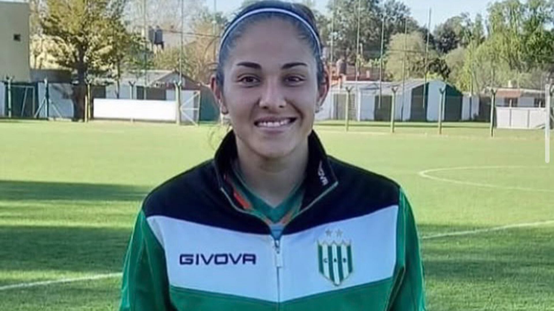 La entrenadora defendió la camisetas de equipos como Banfield, Independiente y El Porvenir