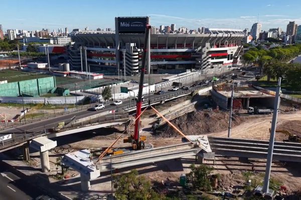 Se derrumbó una obra en construcción cerca de la cancha de River: hay dos obreros heridos