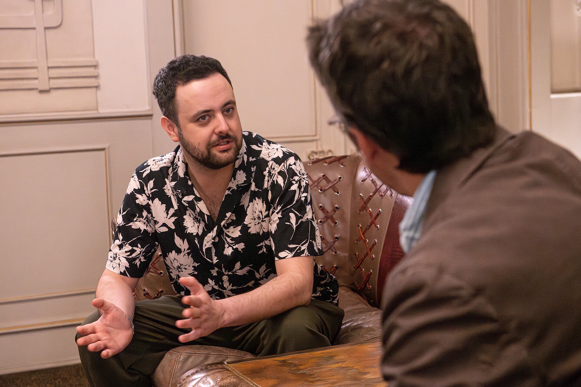 Mozgovyi durante la entrevista con Infobae. Cuando empezó la invasión rusa en febrero de 2022, se sumó al ejército ucraniano durante un mes de manera no oficial. (Jaime Olivos/Infobae)