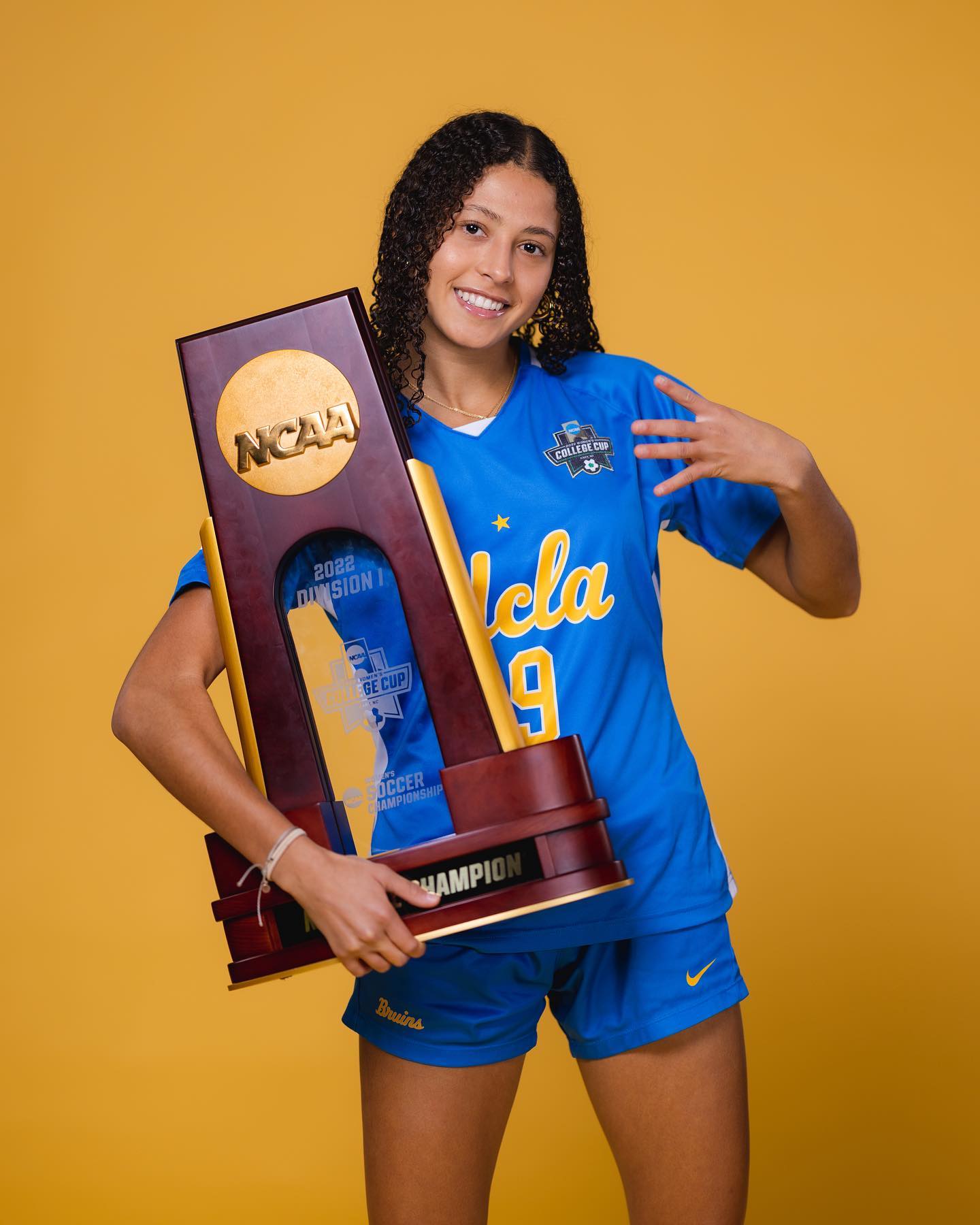 Durante su paso por UCLA Bruins, Cook participó de 56 partidos