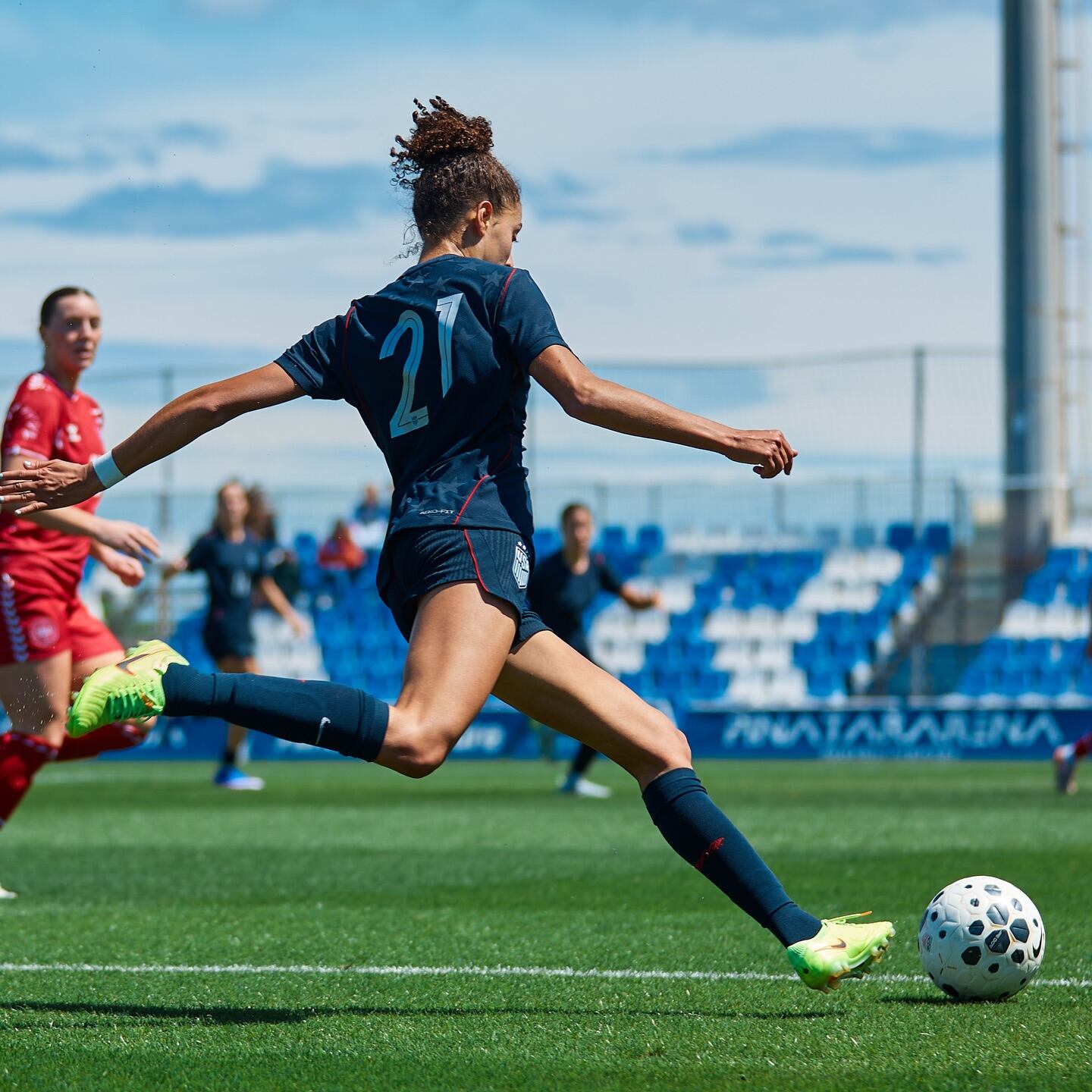Sofia Cook proyecta una prometedora trayectoria mientras aspira a un futuro en la selección mayor de Estados Unidos